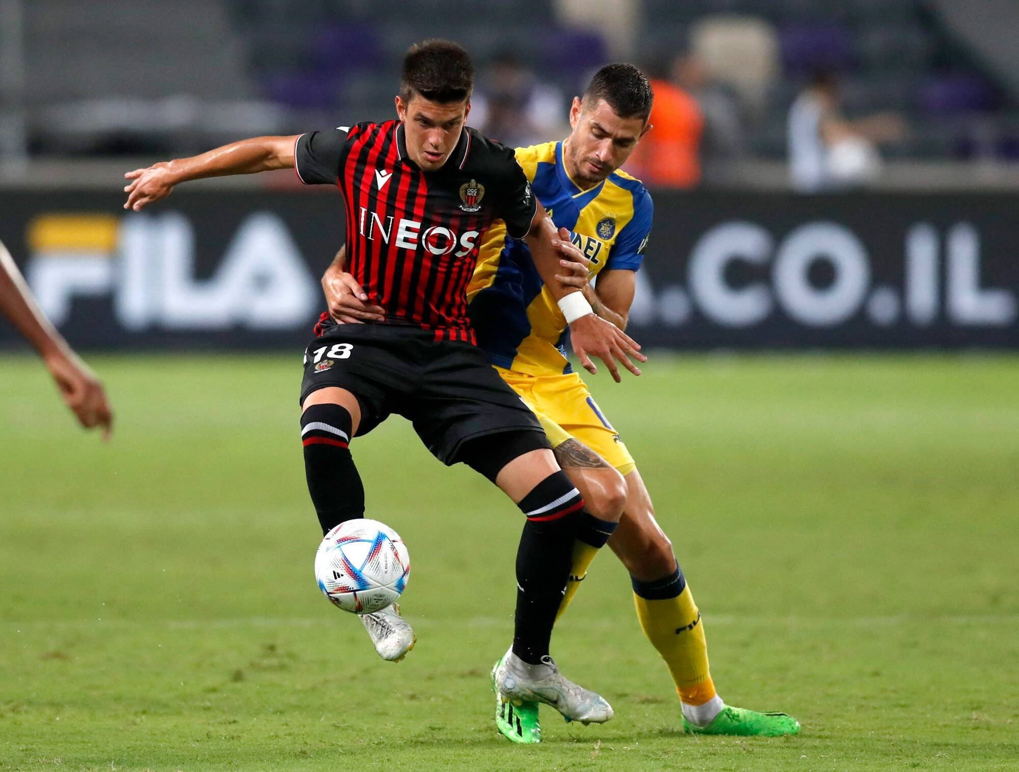 Le milieu de l'OGC Nice Rares Ilie devrait passer sa visite médicale à Lausanne