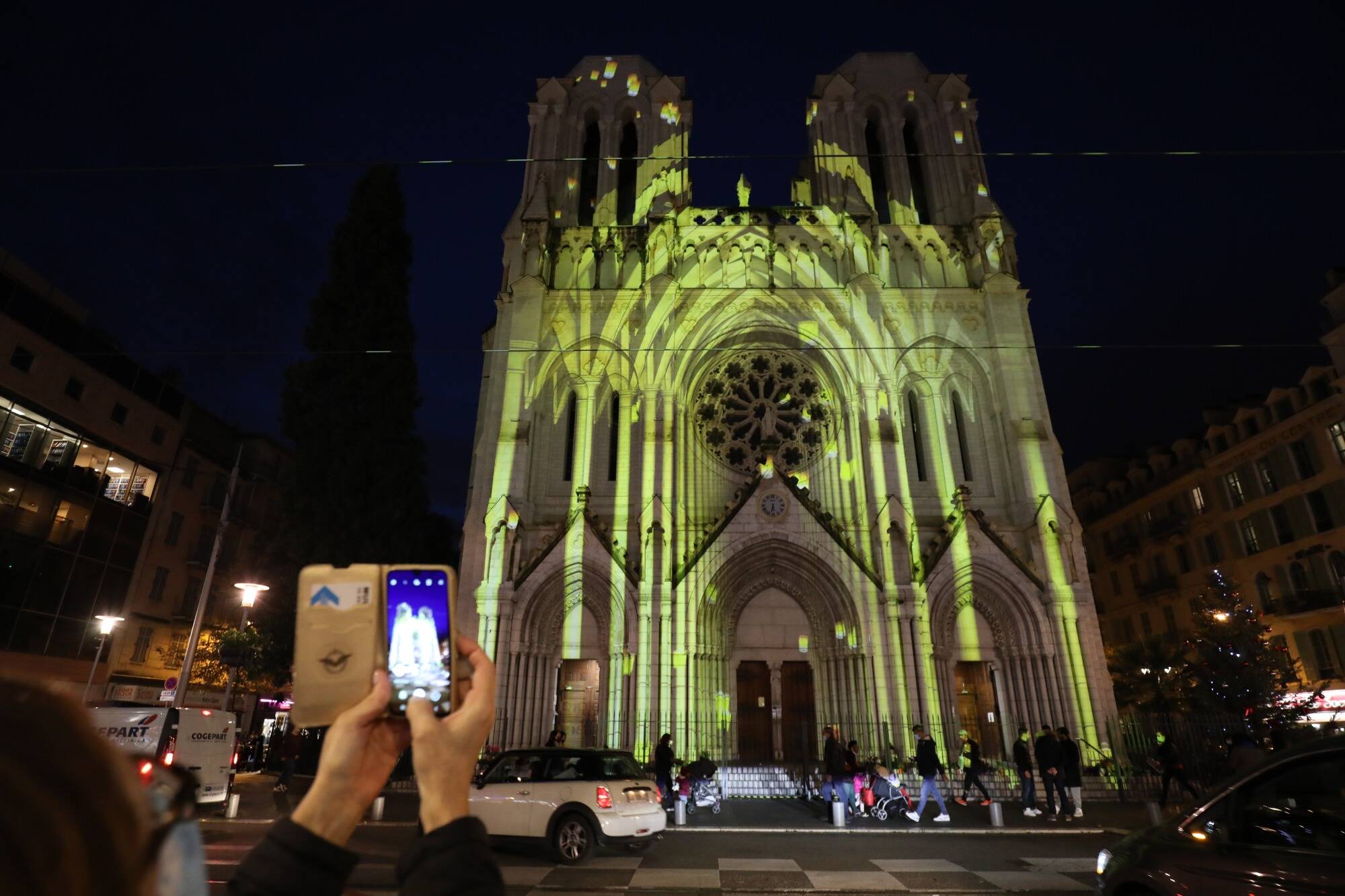 VIDEO. La basilique Notre-Dame de L'Assomption s'illumine pour Noël