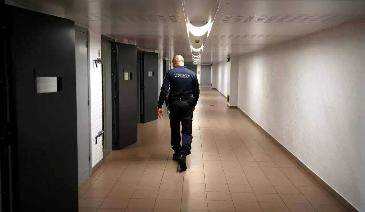 Il insulte, dégrade sa cellule et profère des menaces de mort envers le personnel de la prison de Monaco: un jeune détenu jugé irresponsable