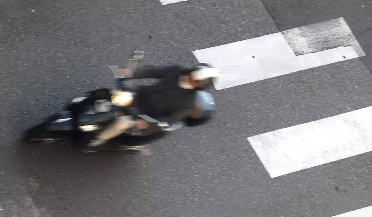 Refus d'obtempérer: ivre et sous l'effet de la cocaïne, il installe ses deux enfants sur son scooter et tente de fuir la police