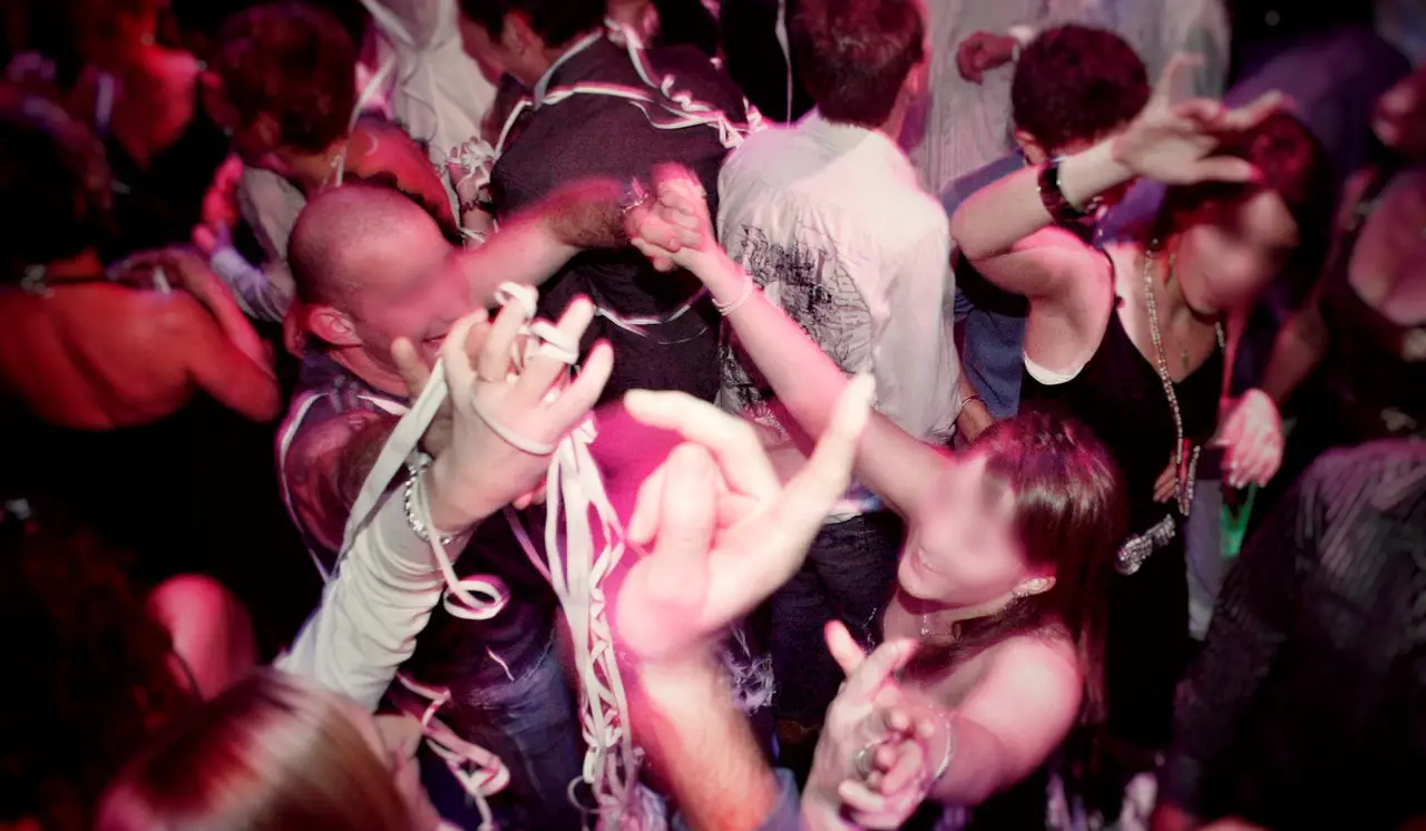 Des piqûres au GHB en soirée? On fait le point sur ce nouveau phénomène qui inquiète le monde de la nuit