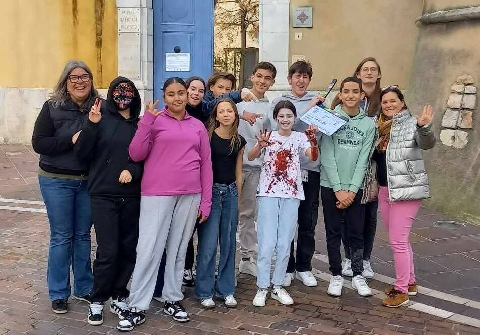 Des adolescents tournent un film d'horreur dans un musée de la Côte d'Azur