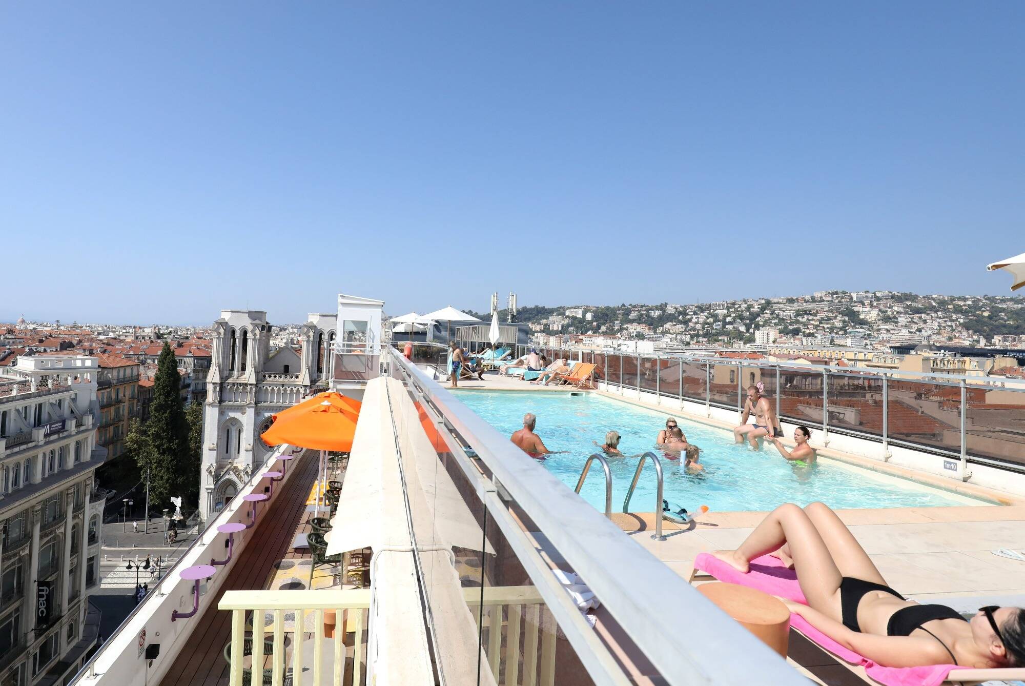 Voici notre sélection de rooftops pour boire l'apéro et partager des tapas à Nice et Villeneuve-Loubet