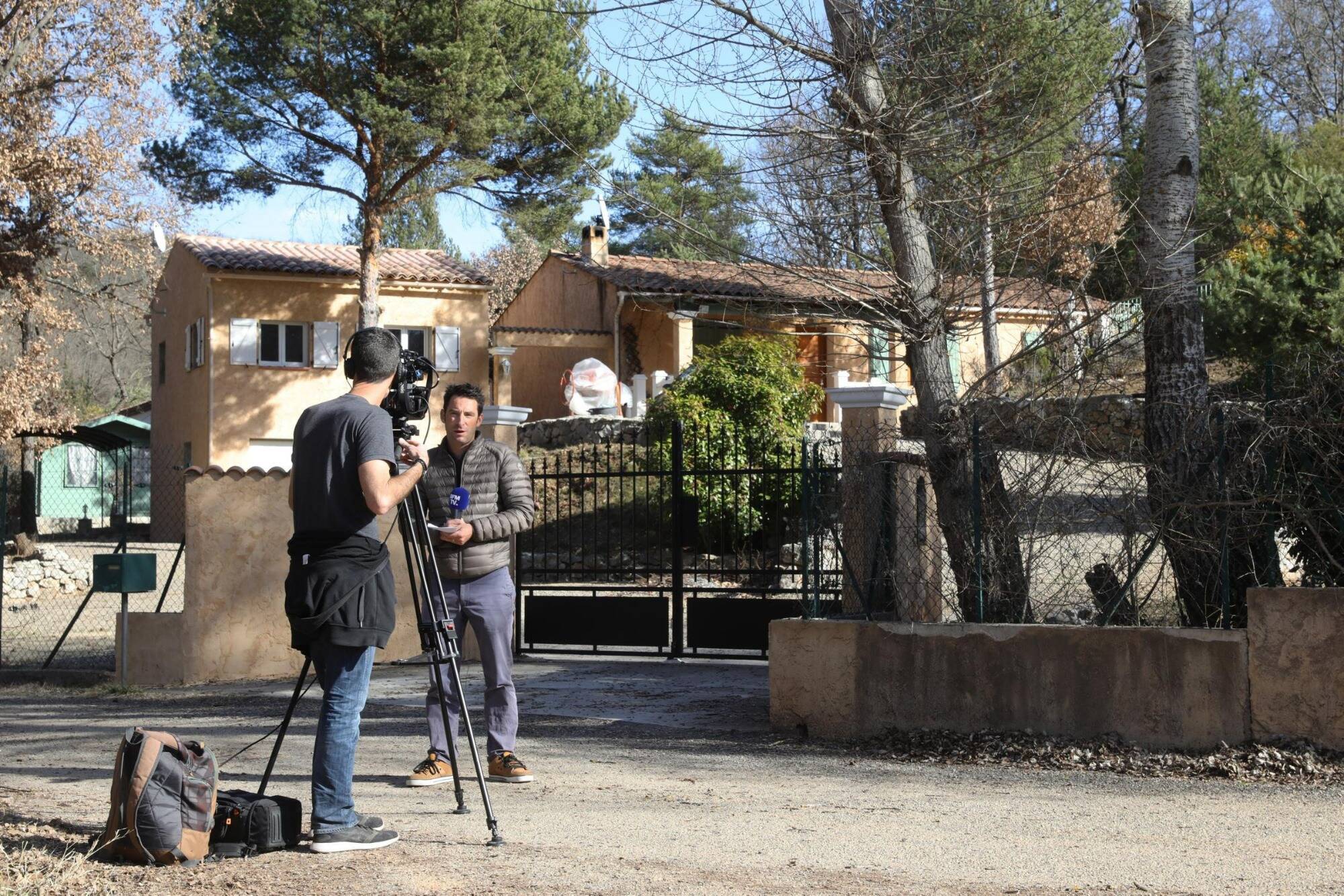 Garde à vue prolongée pour le policier soupçonné d'avoir tué sa compagne et interpellé dans le Var