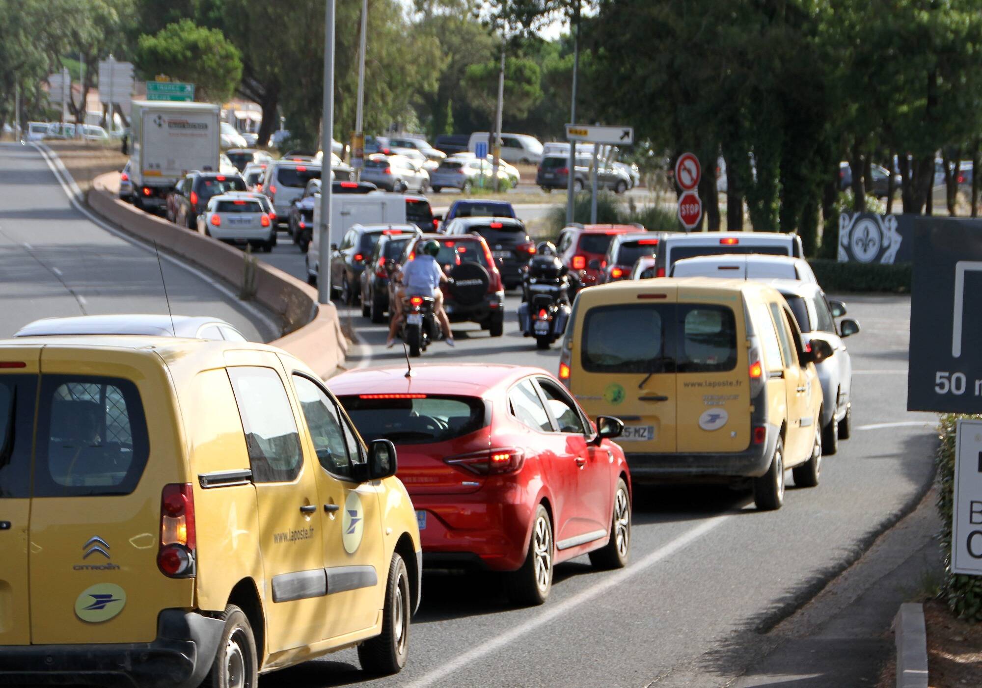 Attention si vous prenez la route, la circulation est perturbée sur l'A8 à Nice-nord, et à Nice en direction de Cagnes-sur-Mer