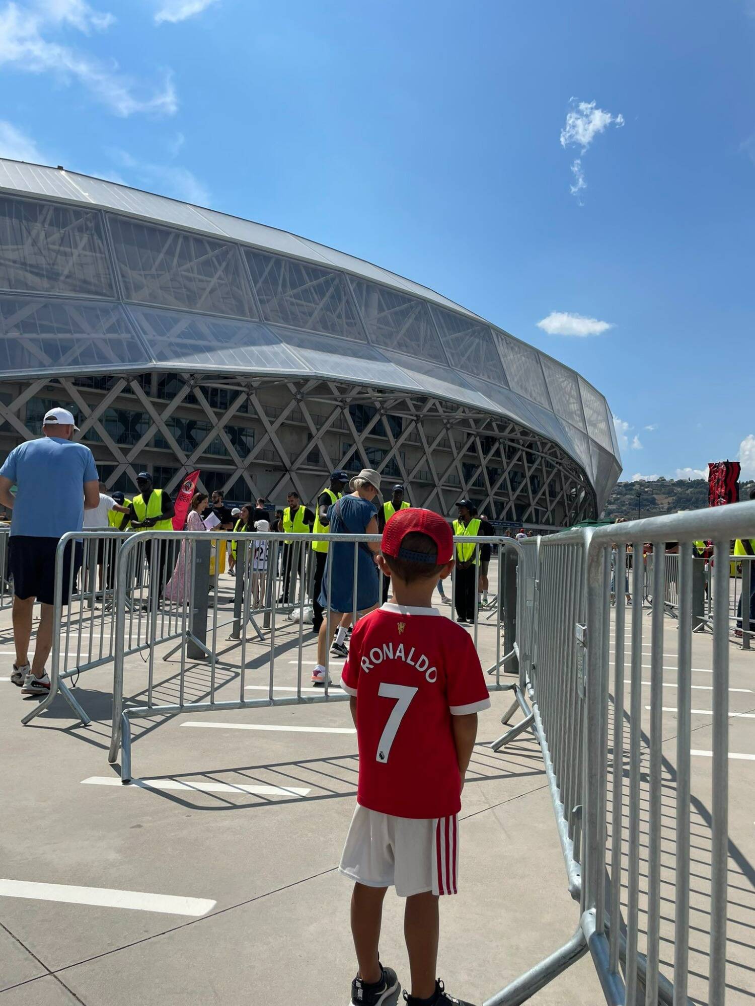 Ses enfants refoulés du match OGC Nice-OM à cause de leurs maillots, il s'explique après la polémique