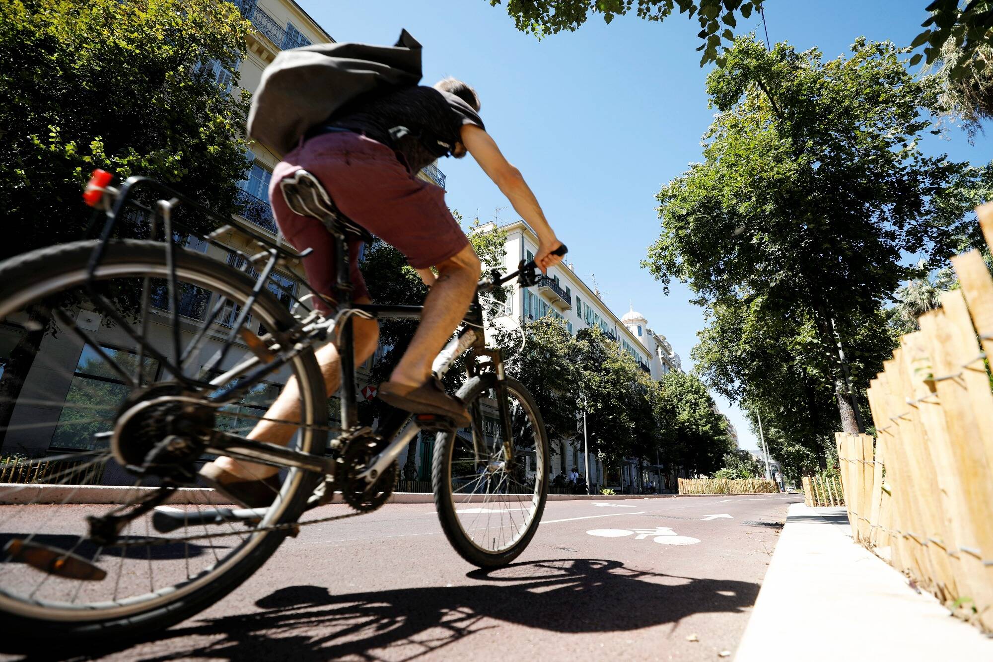 Est-ce devenu agréable de faire du vélo à Nice? On a posé la question à des cyclistes