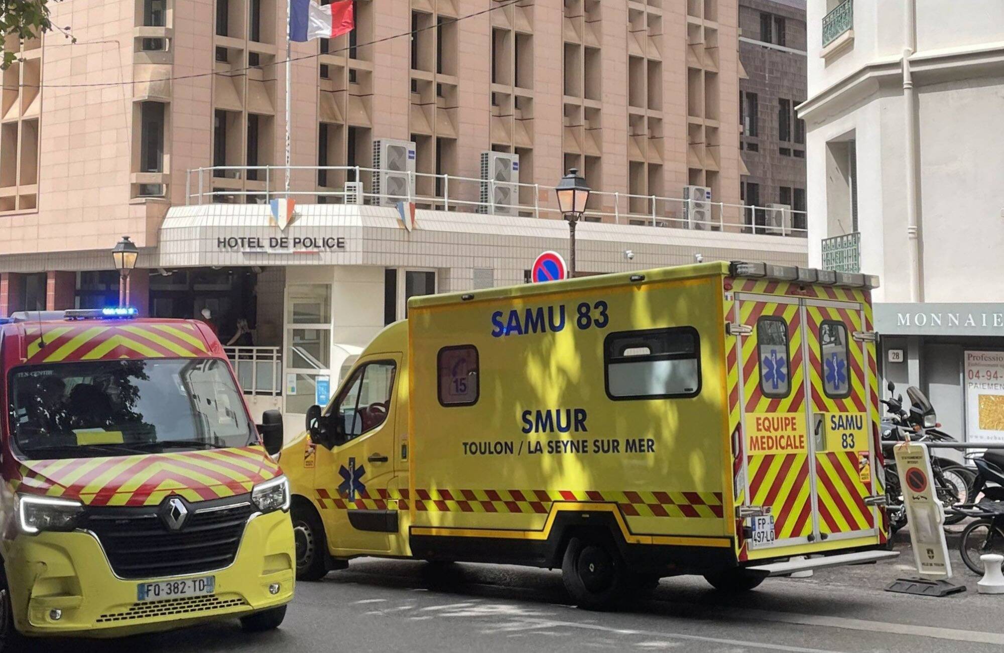 "Il laisse derrière lui un grand vide": la police rend hommage à Michel, qui s'est suicidé au commissariat de Toulon