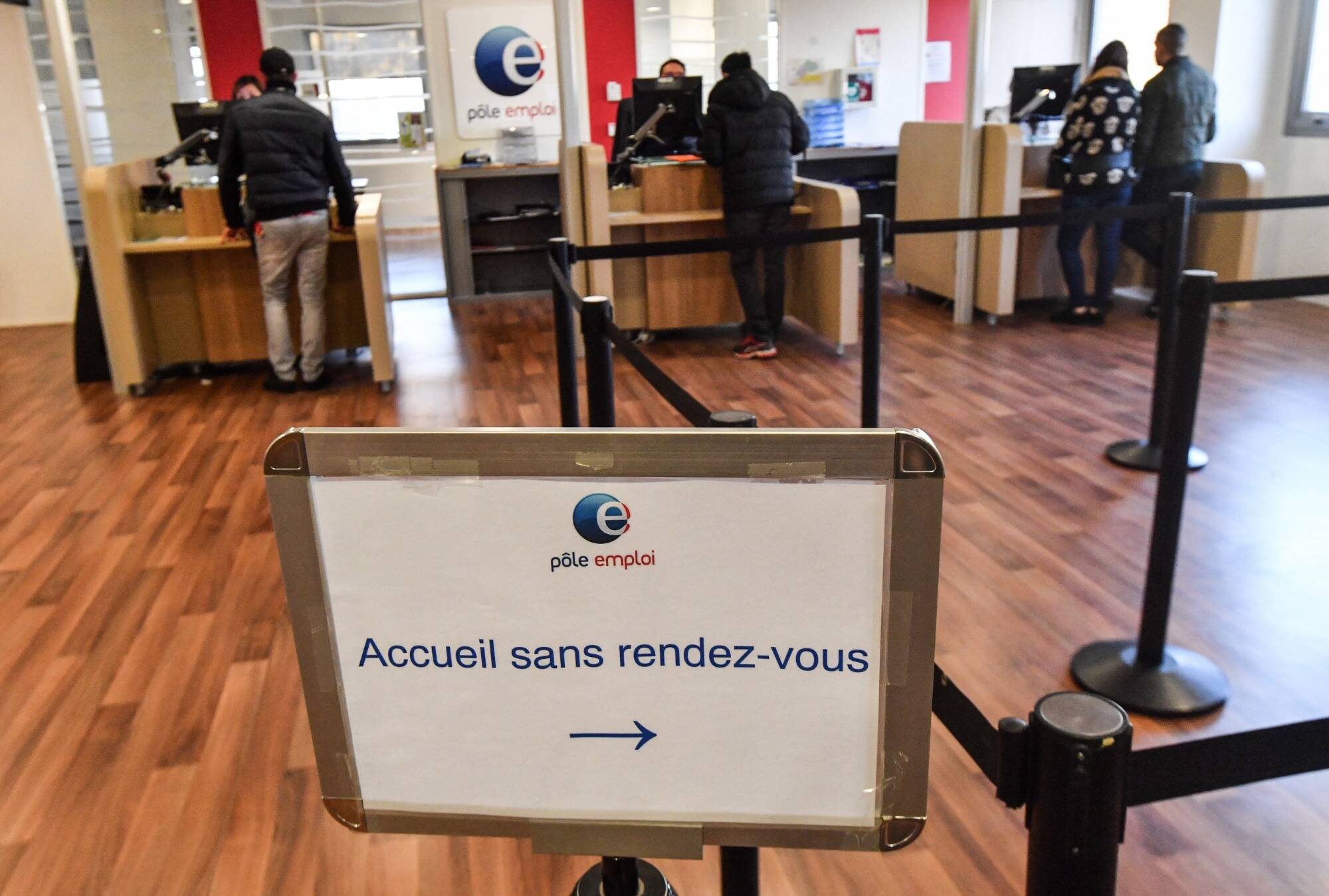 Un coup de pouce à l'emploi des 16-25 ans: ce qu'il faut savoir sur le "Contrat d'engagement jeune" qui entre en vigueur ce mardi