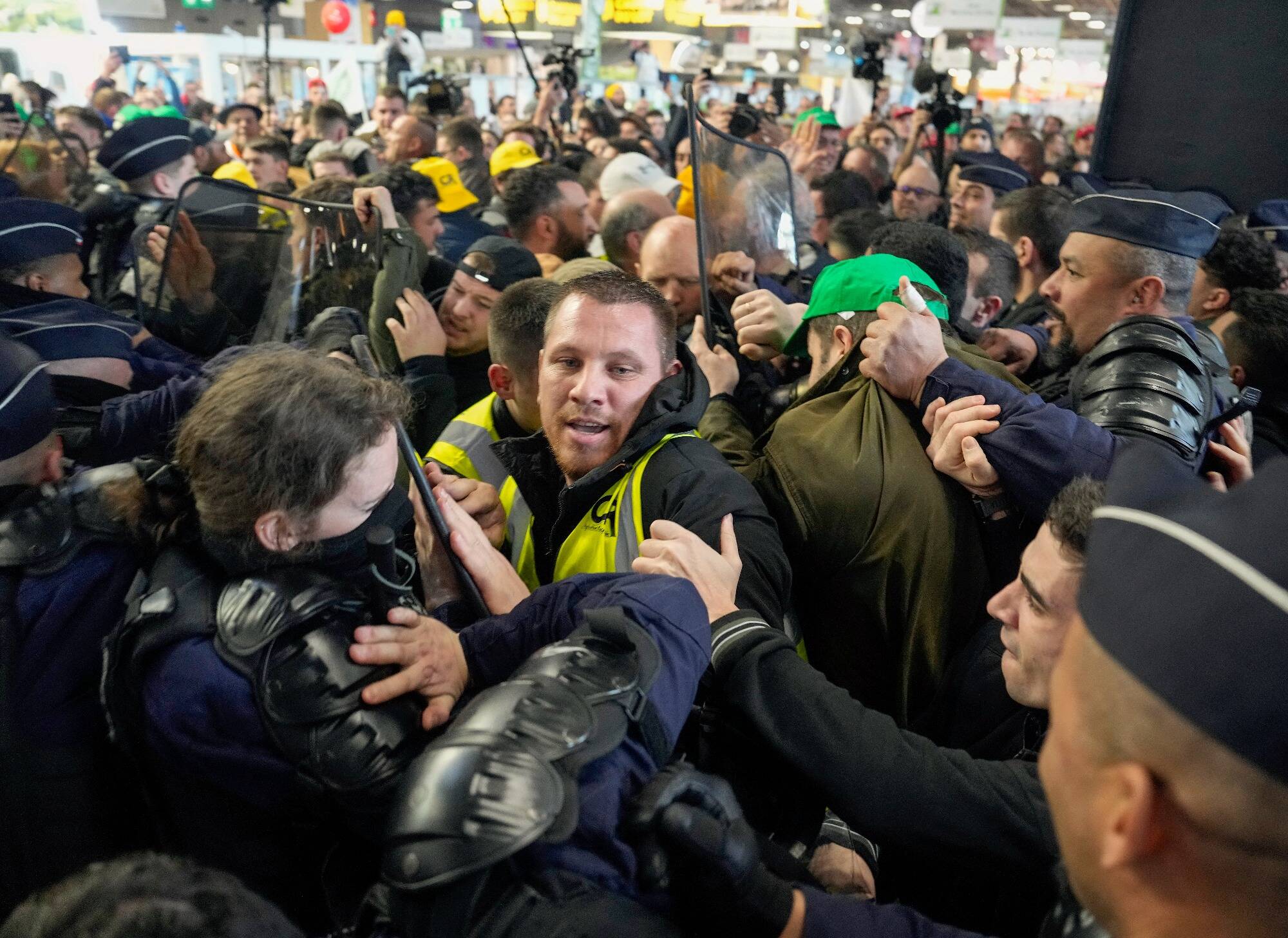 L'appel au calme avant le Salon de l'agriculture à Paris pour ne pas revivre le chaos de l'an dernier