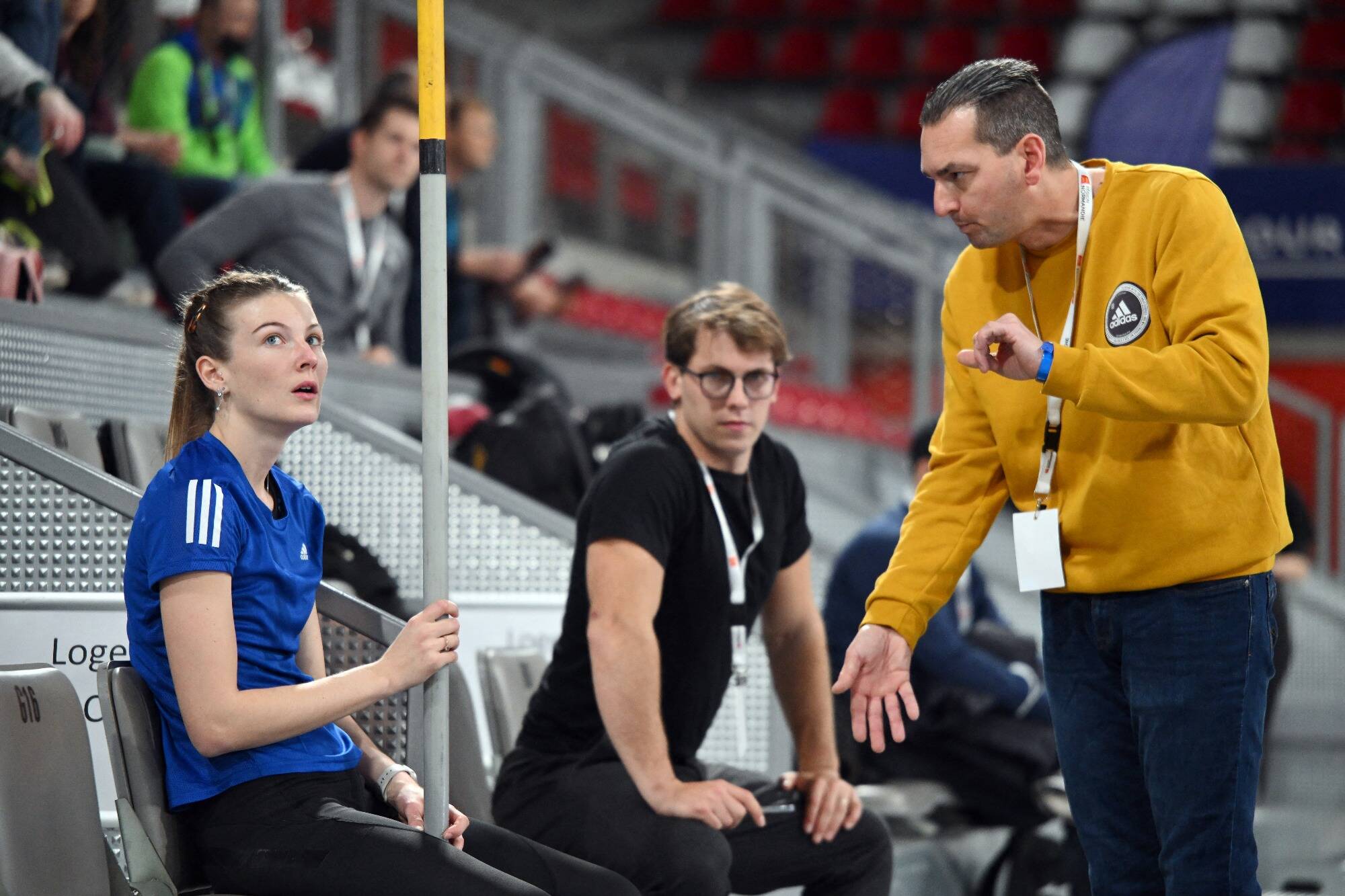 "Elle doit souffrir et ses parents aussi": l'ancien coach de Margot Chevrier fait part de son émotion après la grave blessure subie par la Niçoise