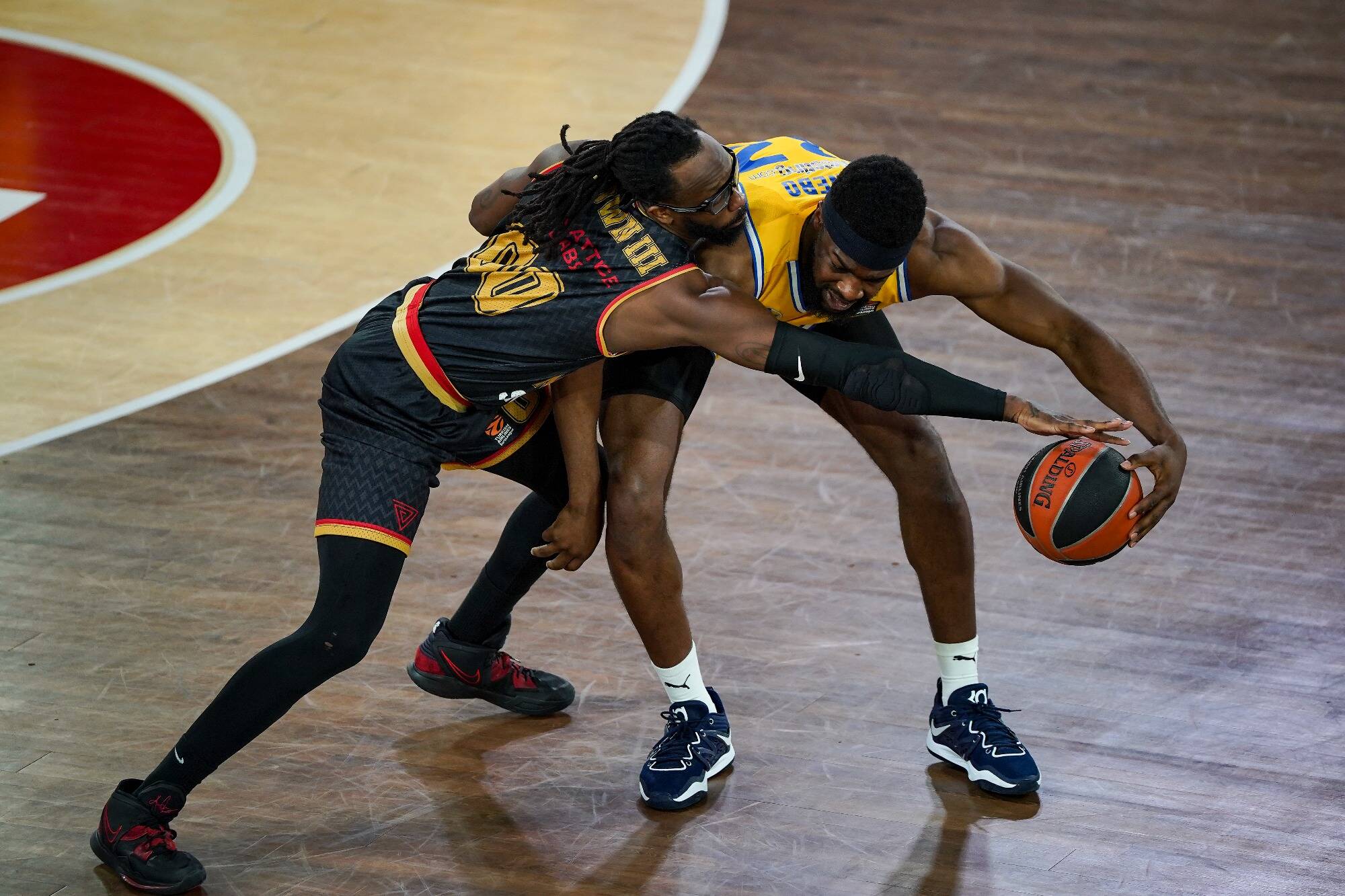 Euroligue: la Roca Team fait plier la légende européenne du basket Maccabi Tel Aviv