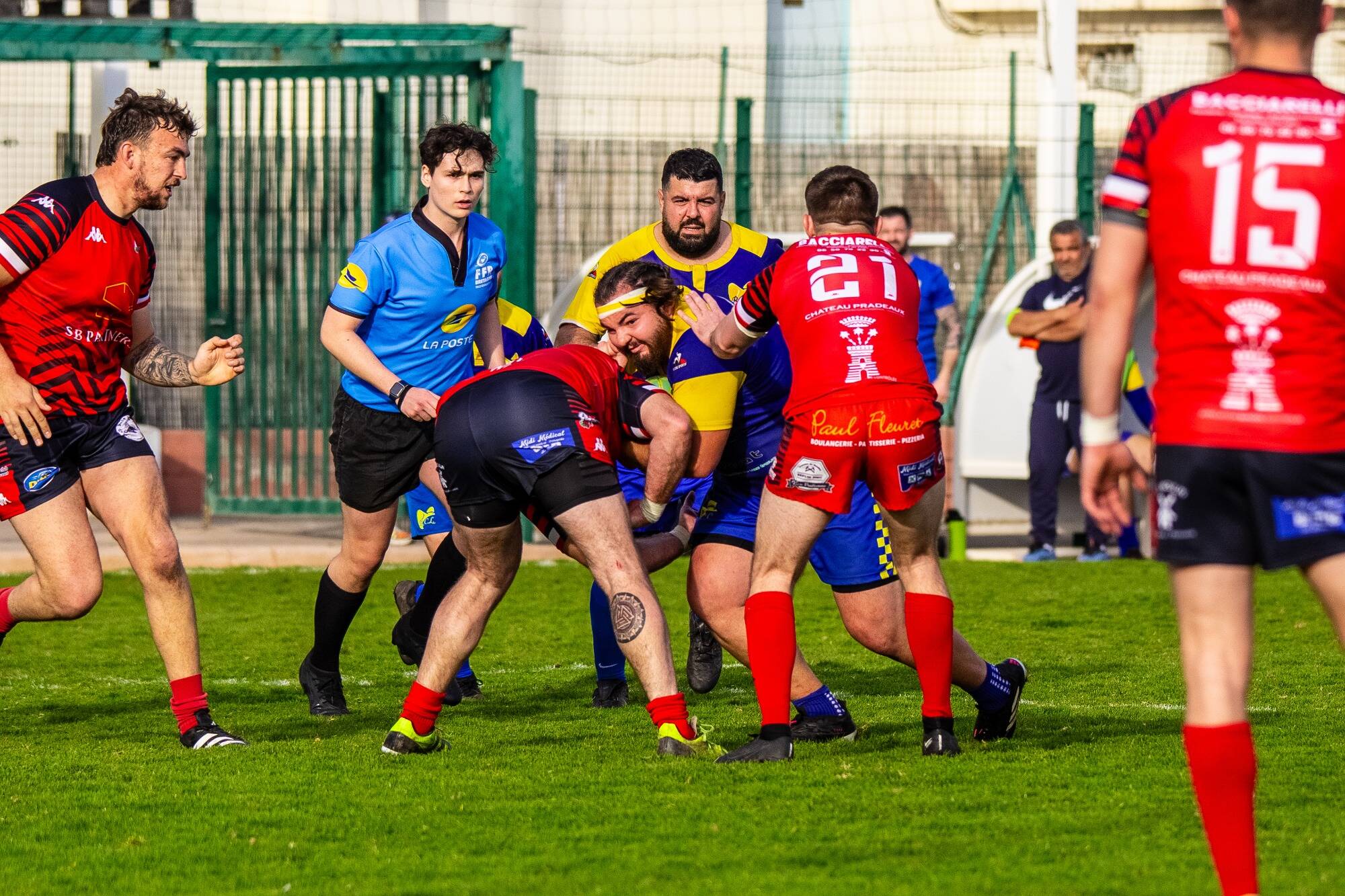 "Son geste est impardonnable": un arbitre de rugby niçois agressé en plein match à Toulon par un joueur