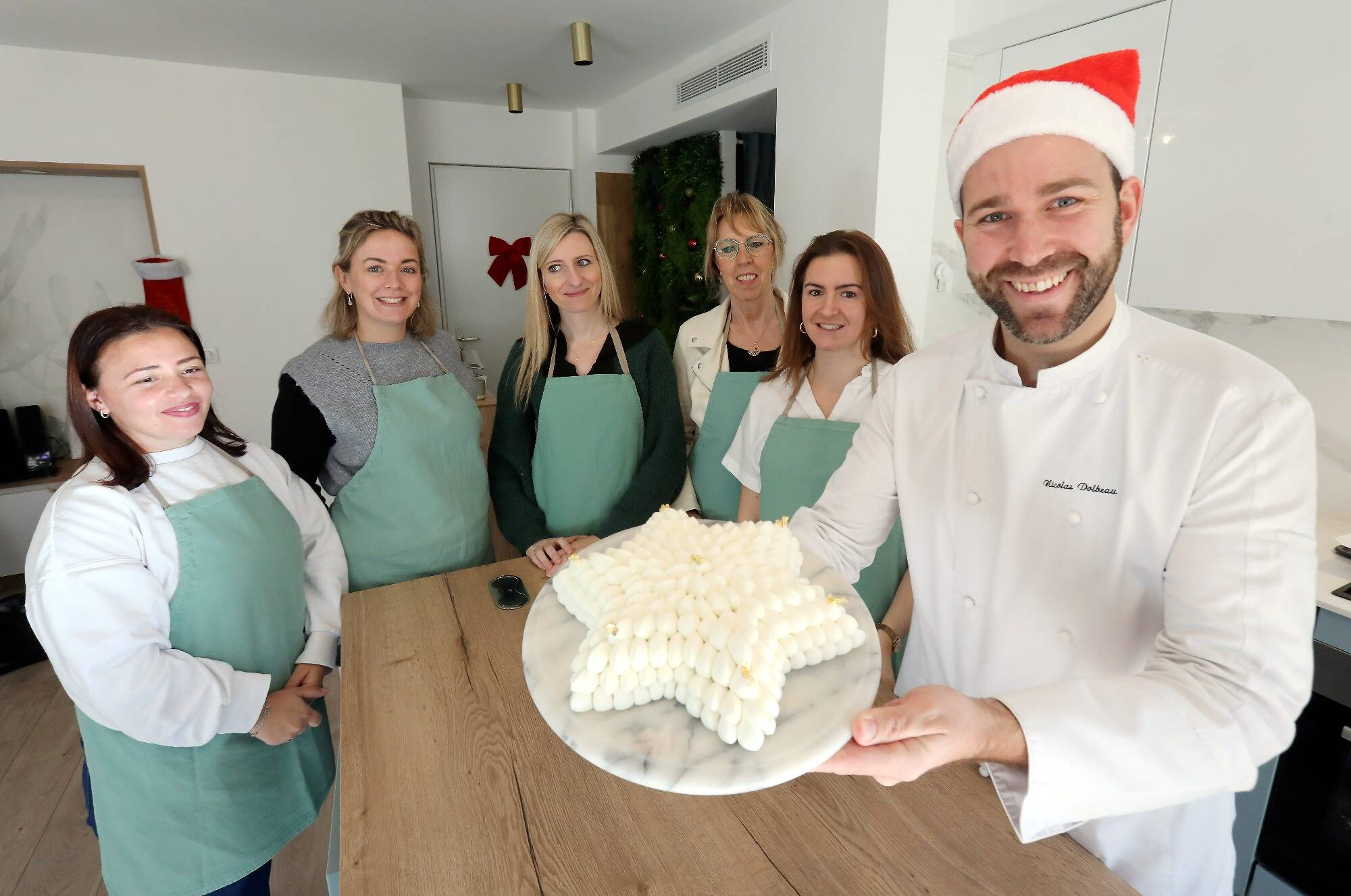 Ce chef pâtissier vous aide à réaliser un Flocon de Noël pour vos repas de fêtes