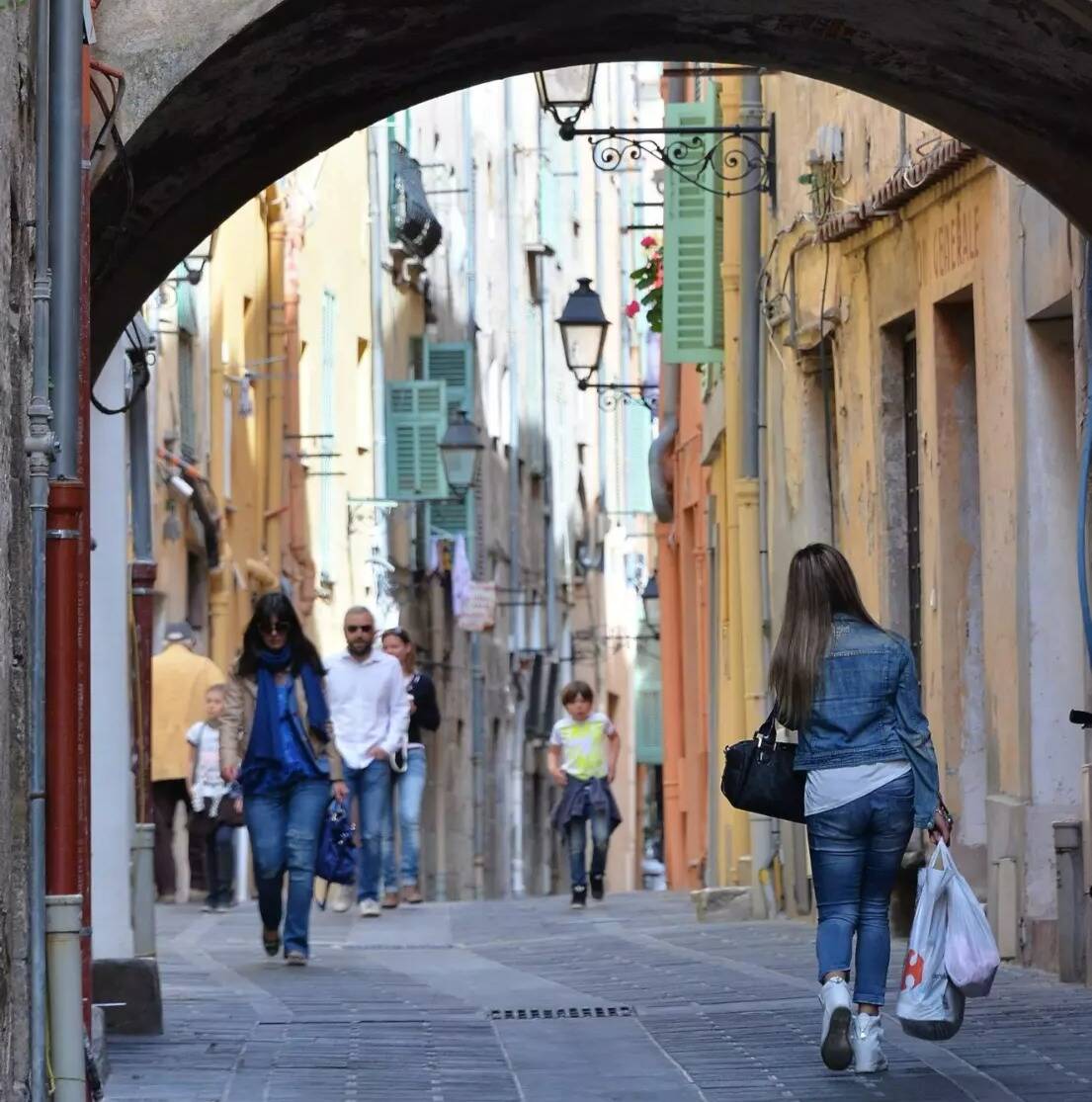 Pour revivifier cette rue emblématique de Menton, cette association organise une journée des saveurs et de l'artisanat