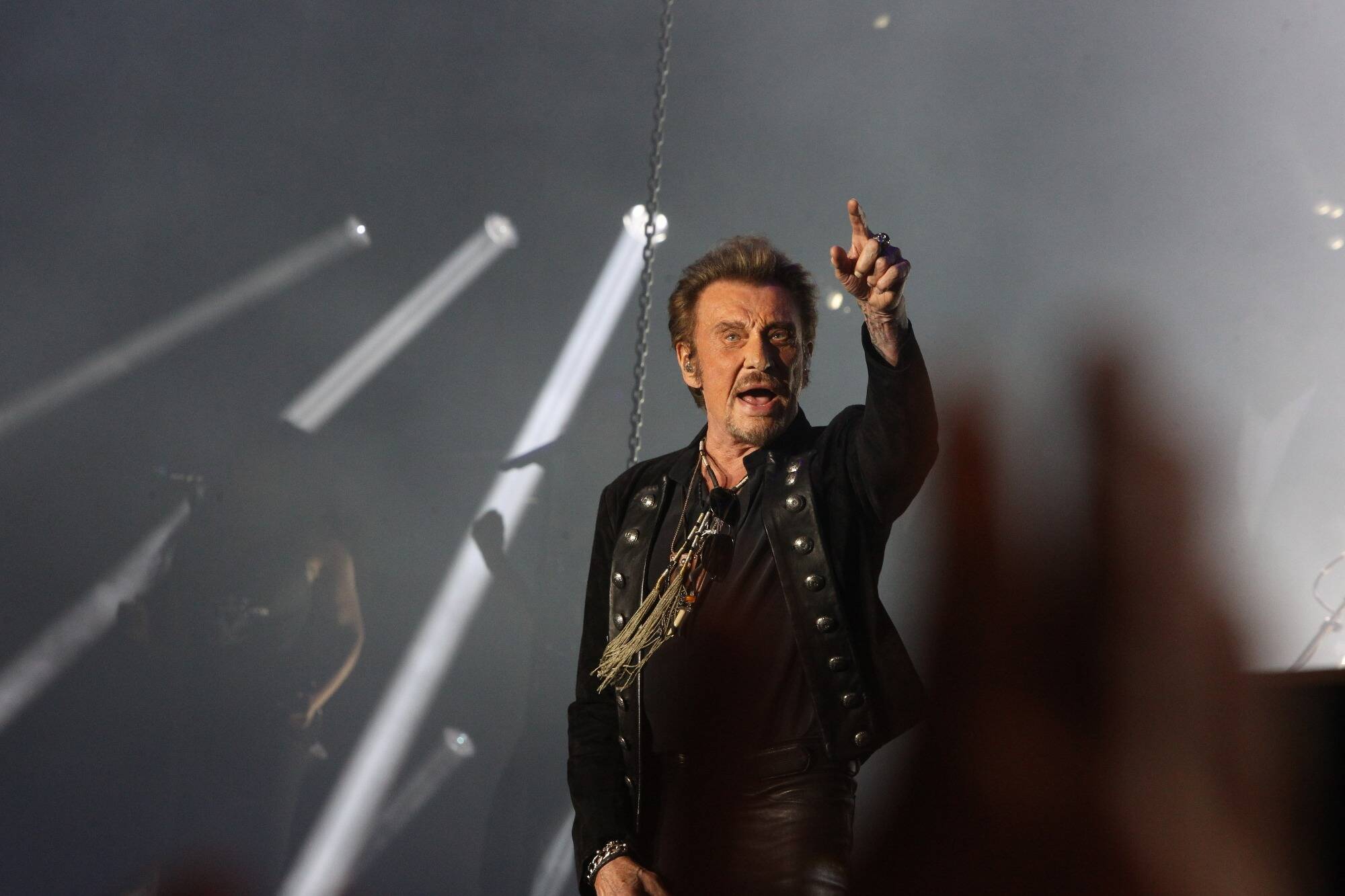 Quand Johnny allumait le feu malgré les polémiques à la Base nature de Fréjus