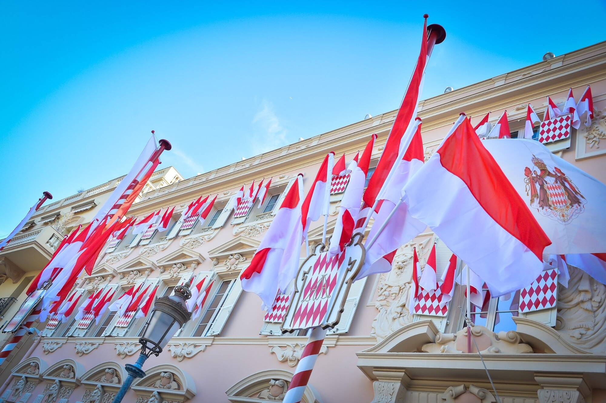 Comment Appelle T On Les Habitant De Monaco Pourquoi appelle-t-on la bière avec de la grenadine un Monaco? - Var-Matin