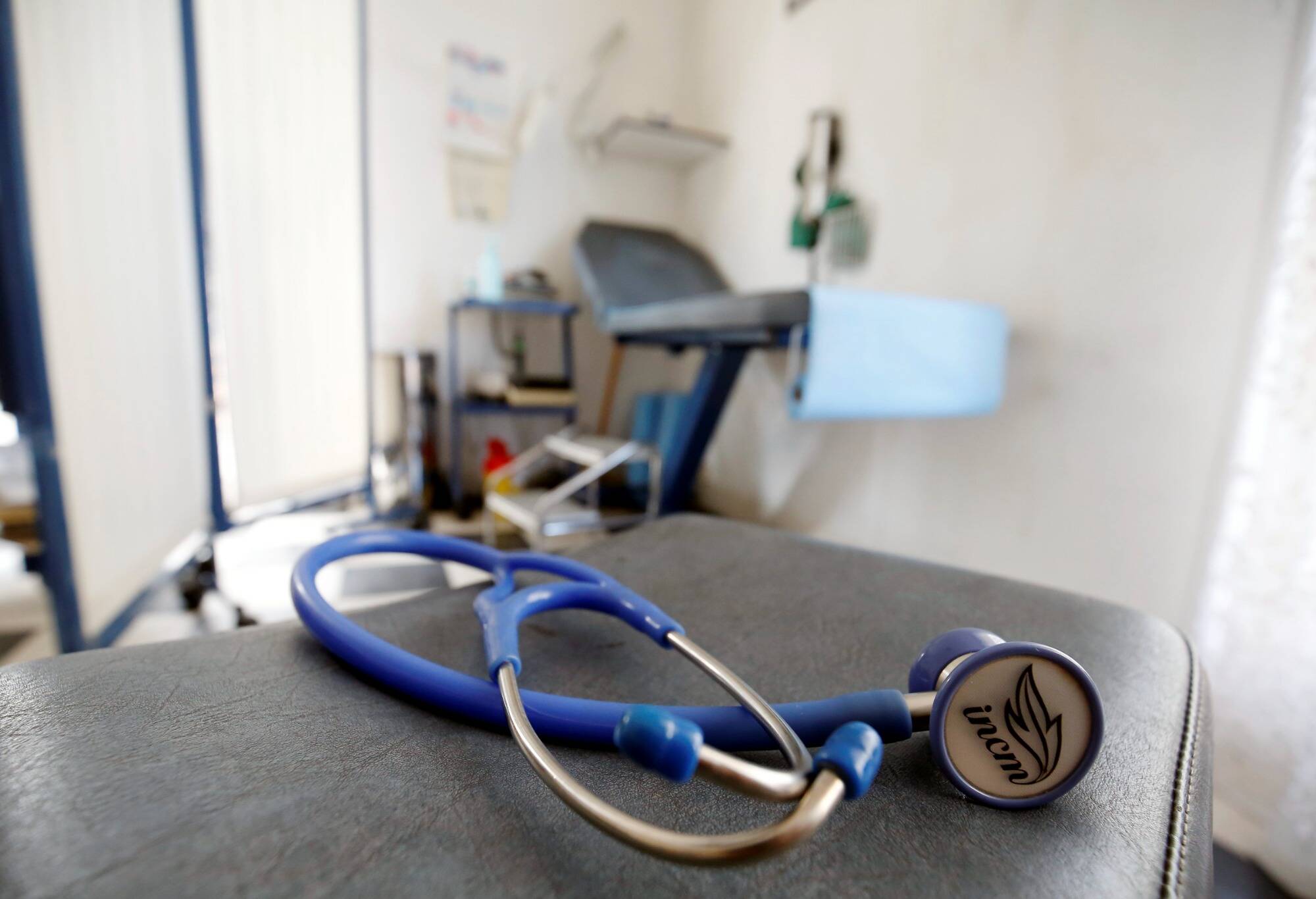 Menacés de mort par des anti-vaccins, des médecins demandent aux politiques d'agir "avant un drame"