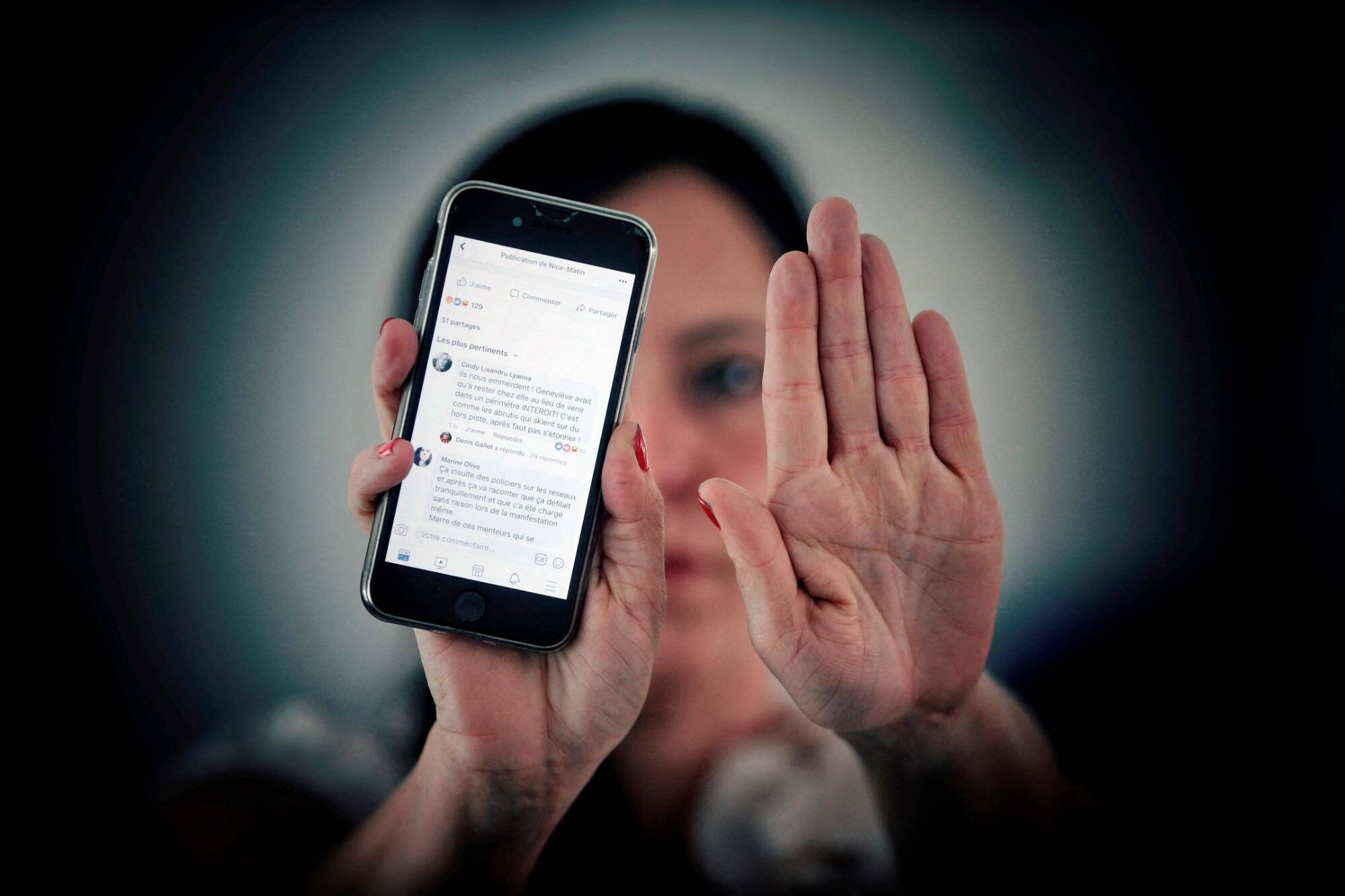 Débordements à la patinoire de Nice: un professeur explique le "complexe d'Obélix" né des réseaux sociaux