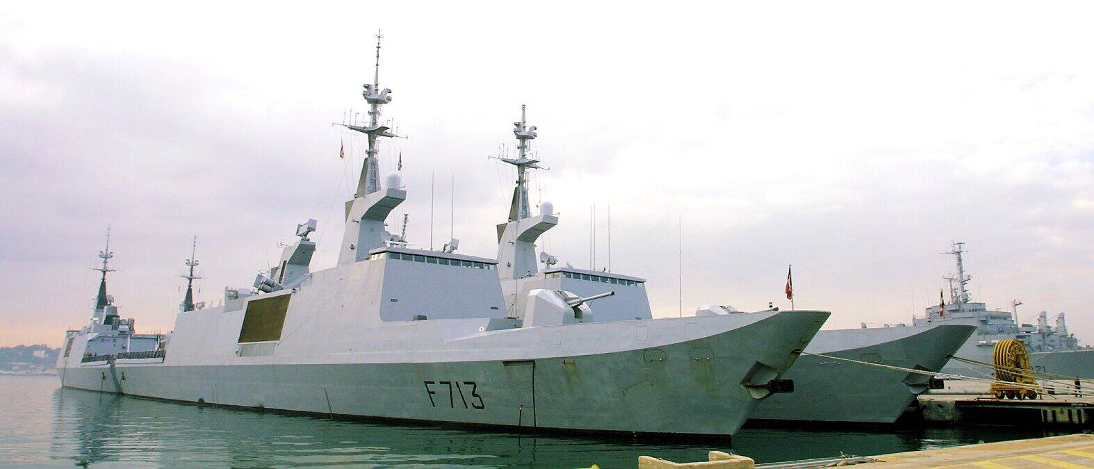 Victime d'un incendie en pleine mer, une frégate toulonnaise interrompt une mission