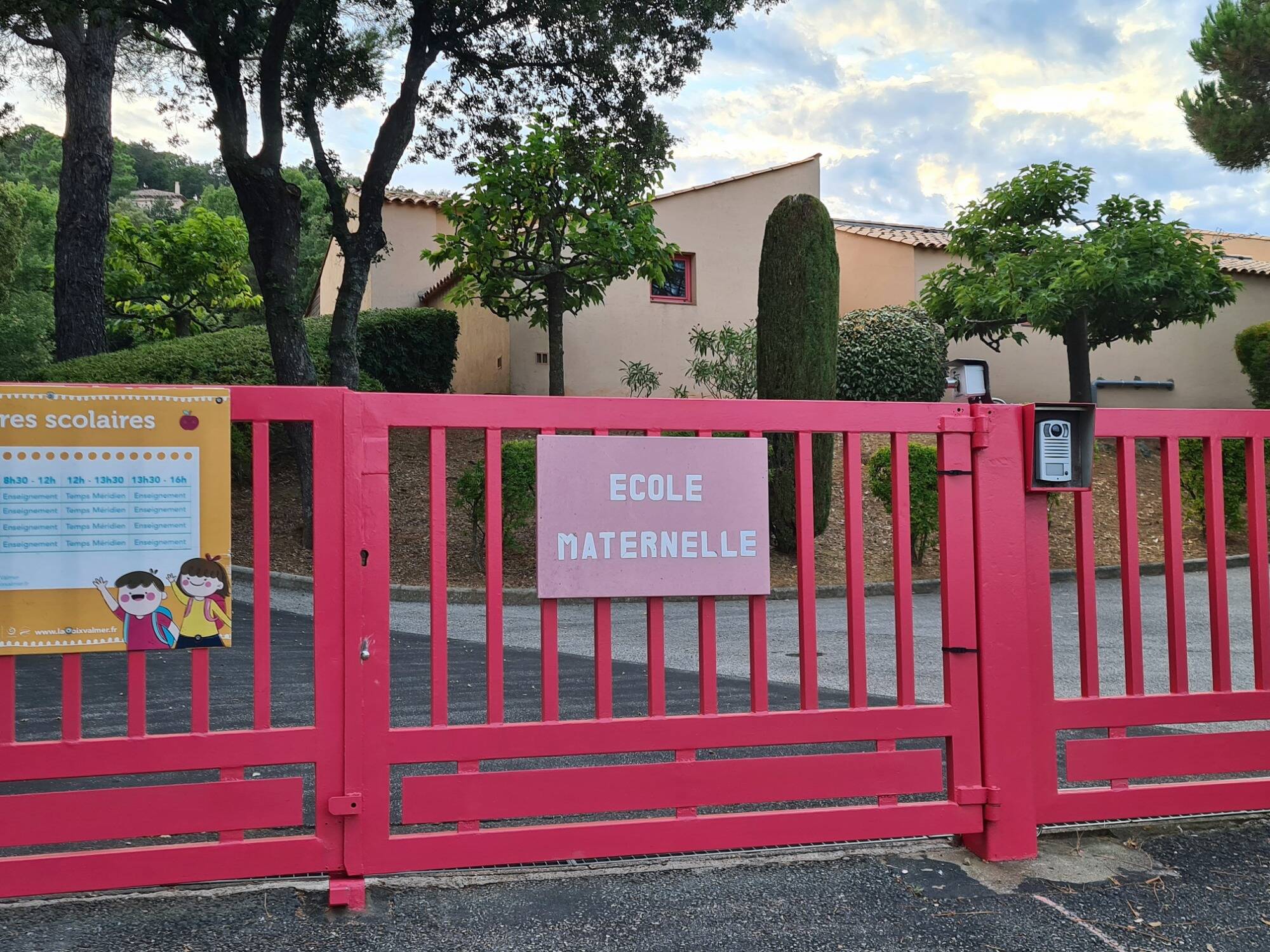 Testée positive à la Covid, une maîtresse de maternelle fera-t-elle classe ce lundi matin dans le Golfe de Saint-Tropez?