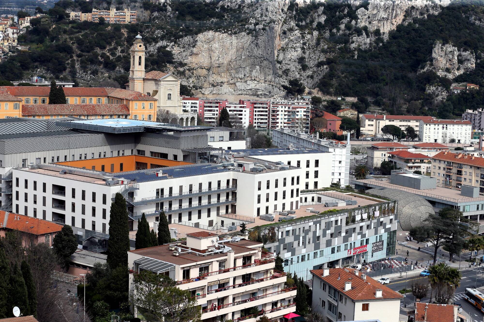 Dijon et Poitiers forment plus d'internes que Nice, Christian Estrosi écrit au ministre de la Santé