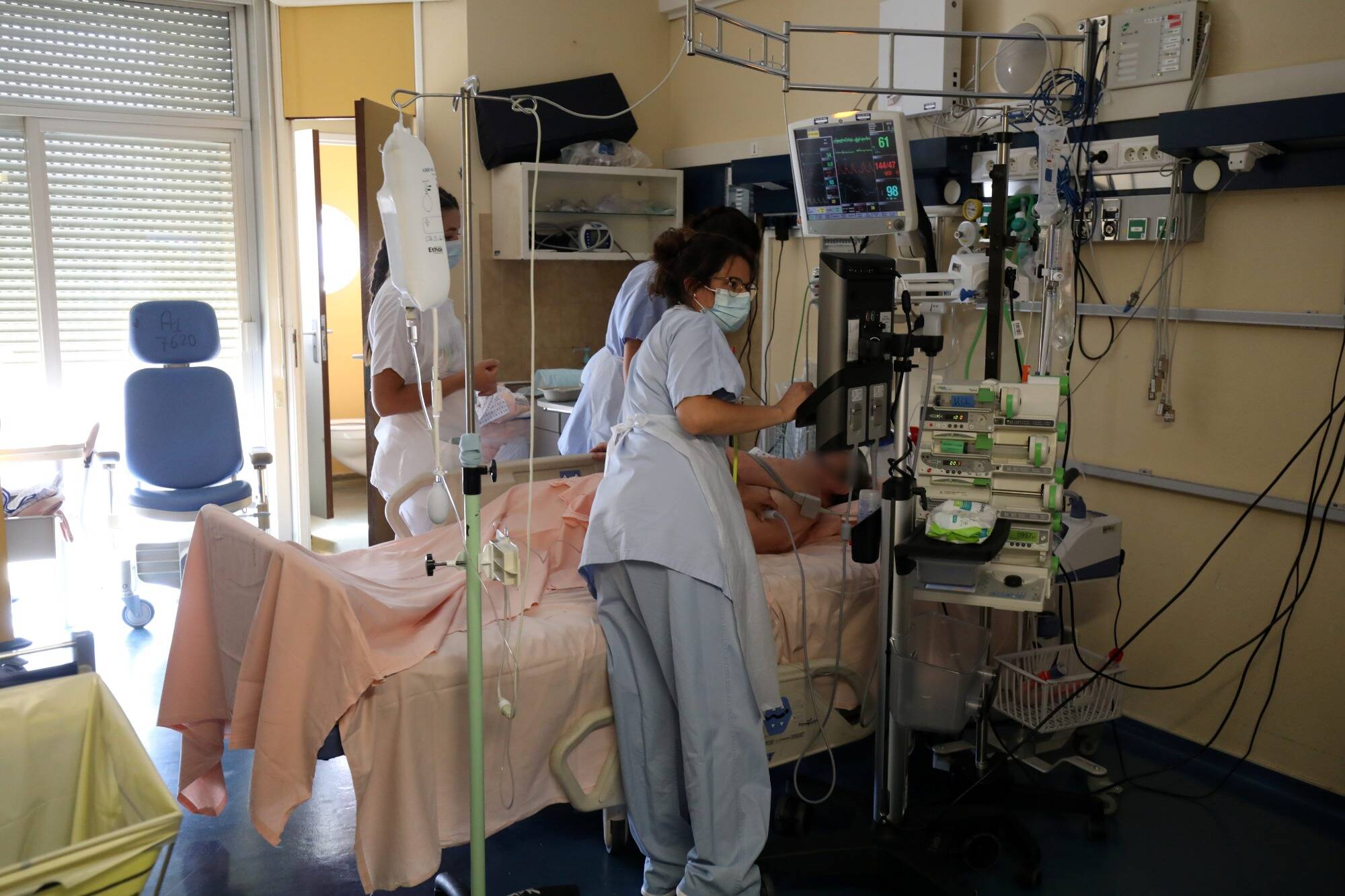 Covid-19: la décrue se poursuit dans les hôpitaux