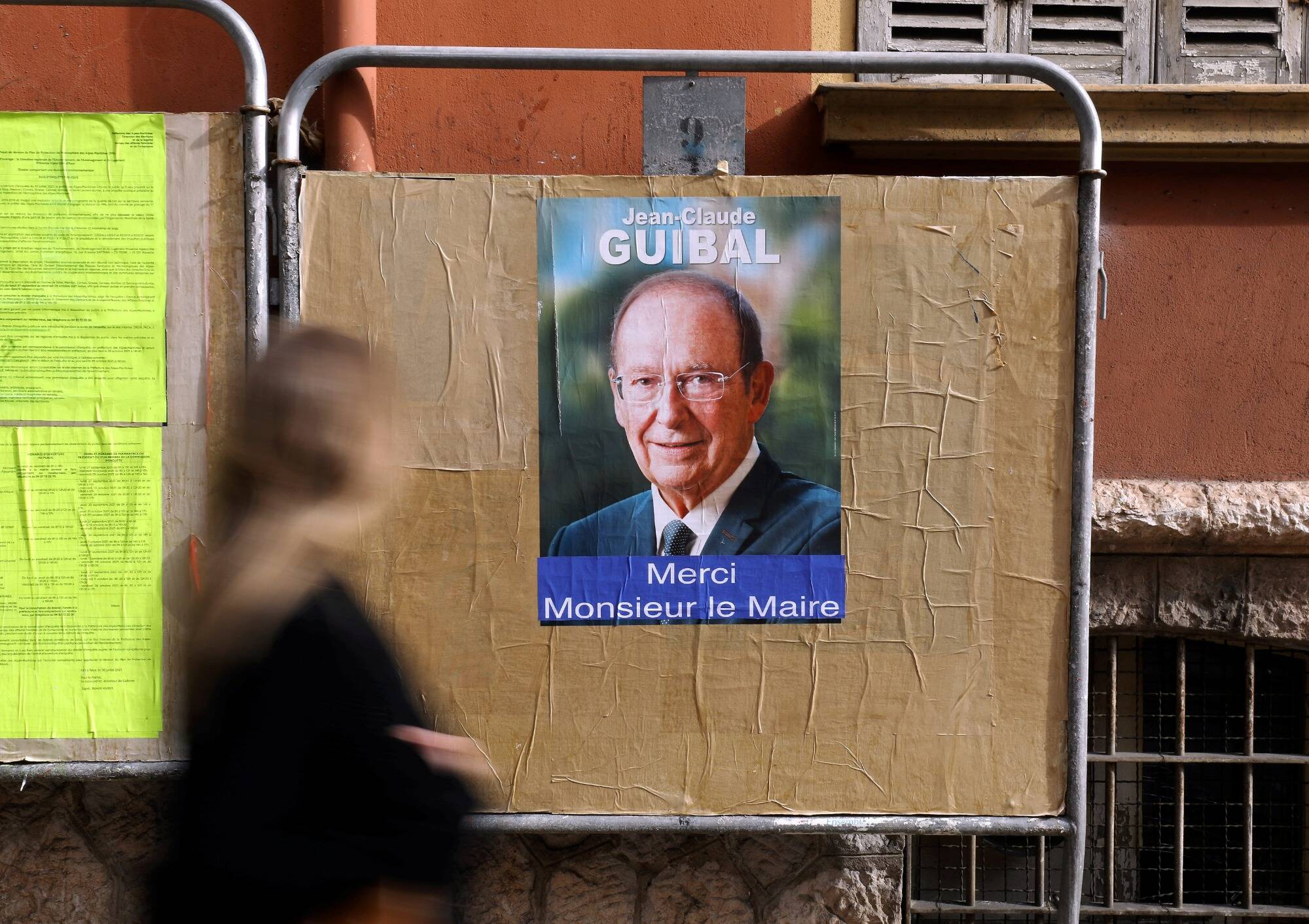 Décès du maire, plaintes, gardes à vue, élection... Le chaos politique de Menton expliqué en 6 actes