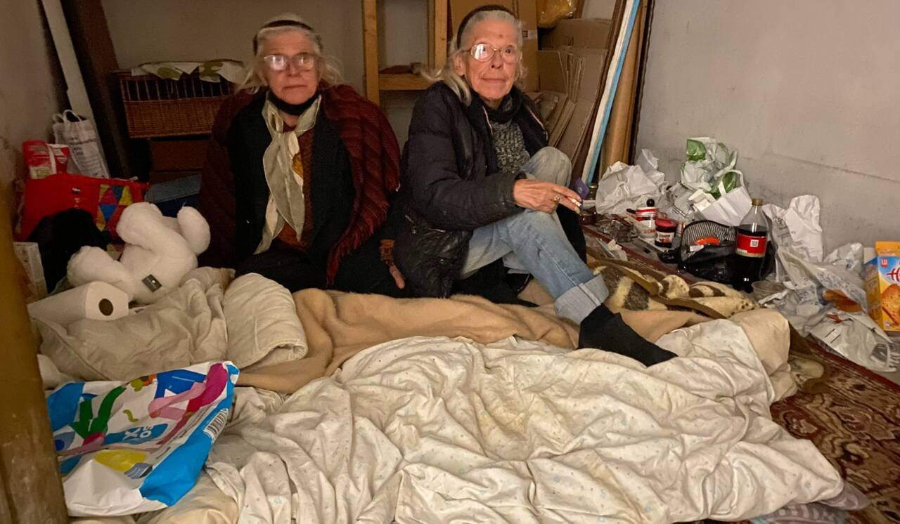 On est retourné voir les jumelles de 74 ans et elles vivent toujours dans leur cave à Nice