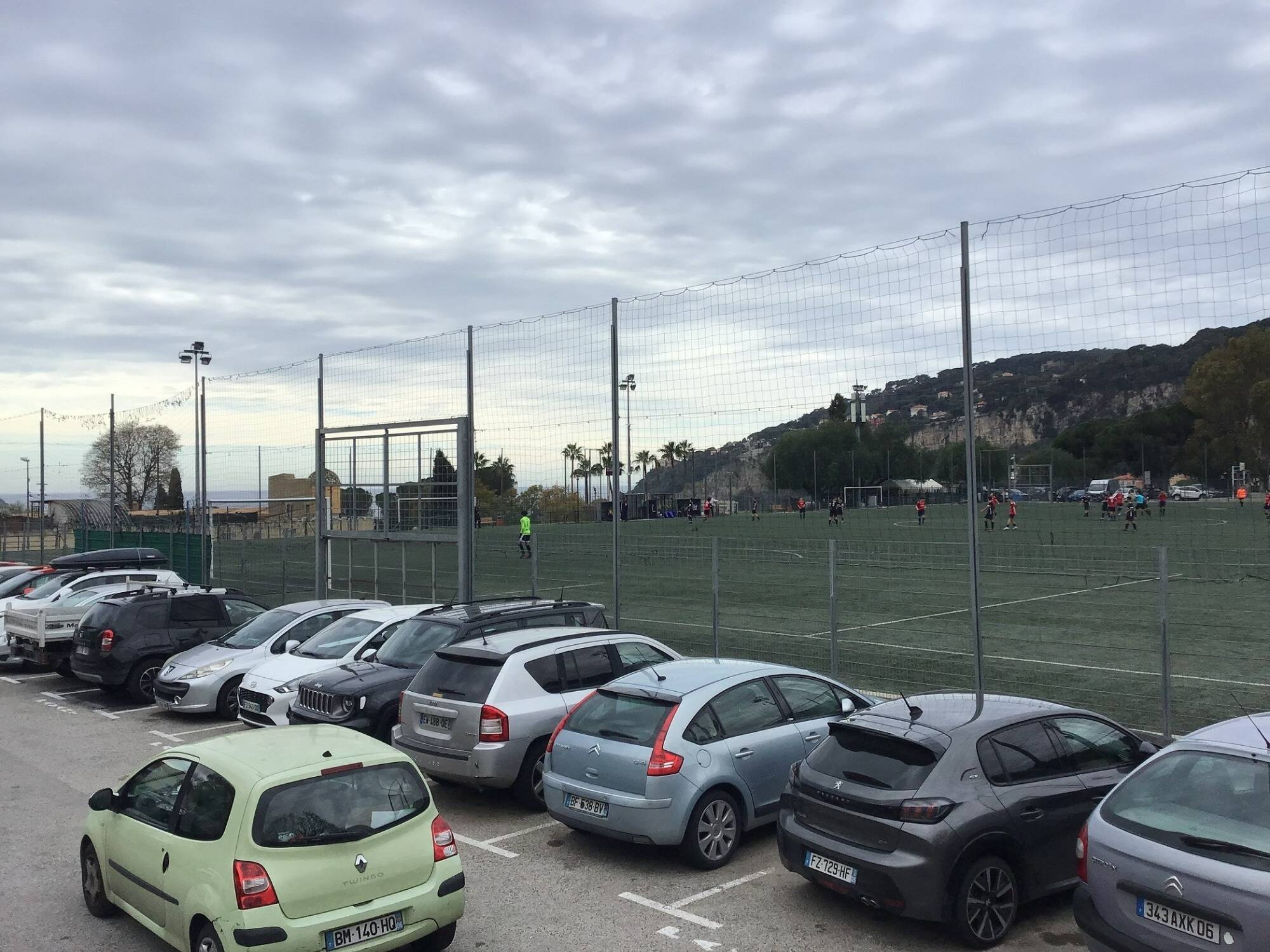 Un accord a-t-il été trouvé avec la Métropole Nice-Côte d'Azur pour le projet de parking sous le stade à Villefranche-sur-Mer?