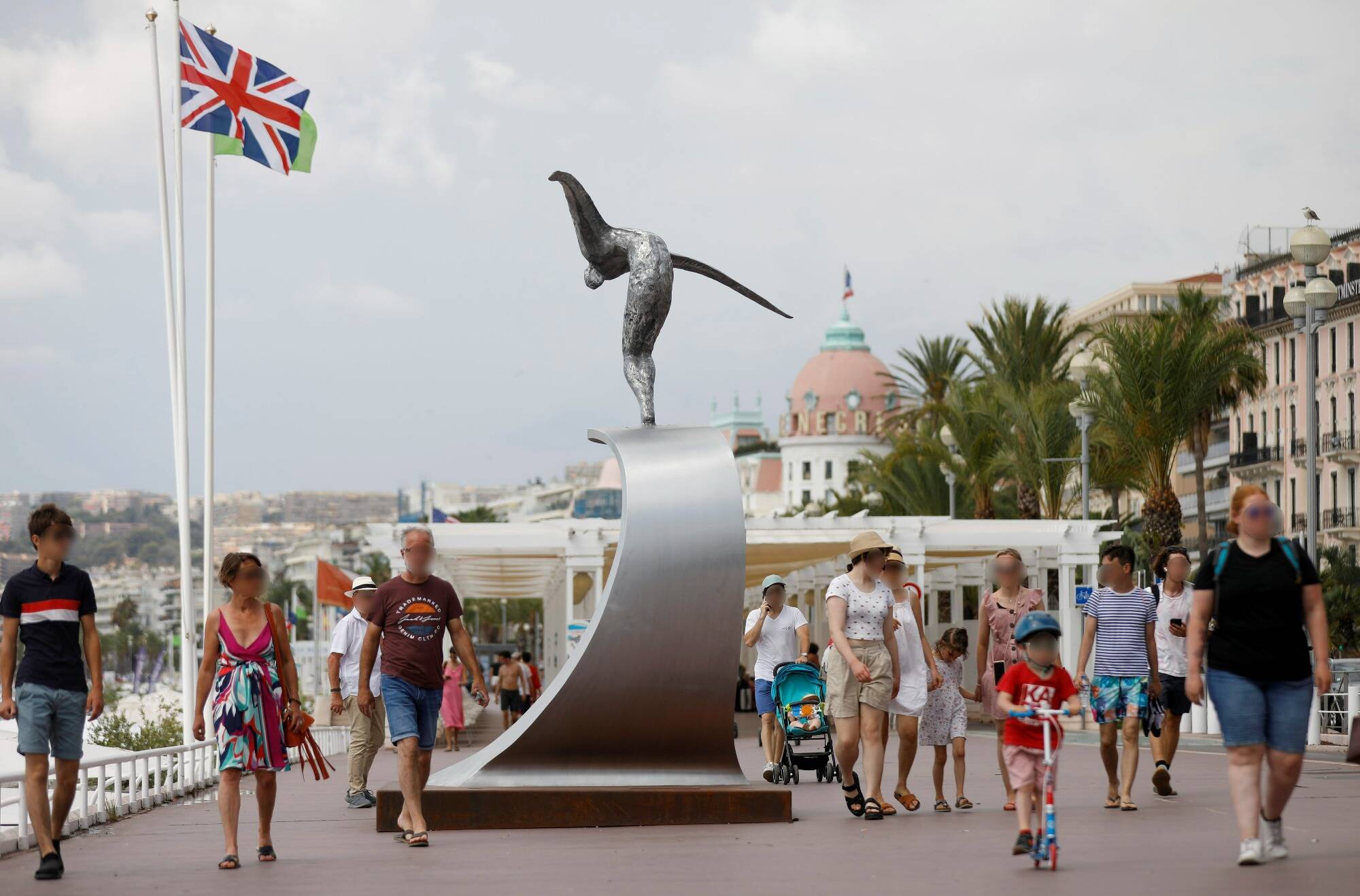Le projet de mémorial du terrorisme à Suresnes relancé par Emmanuel Macron: Anne Murris la présidente de Mémorial des Anges craint « un effet d'annonce »