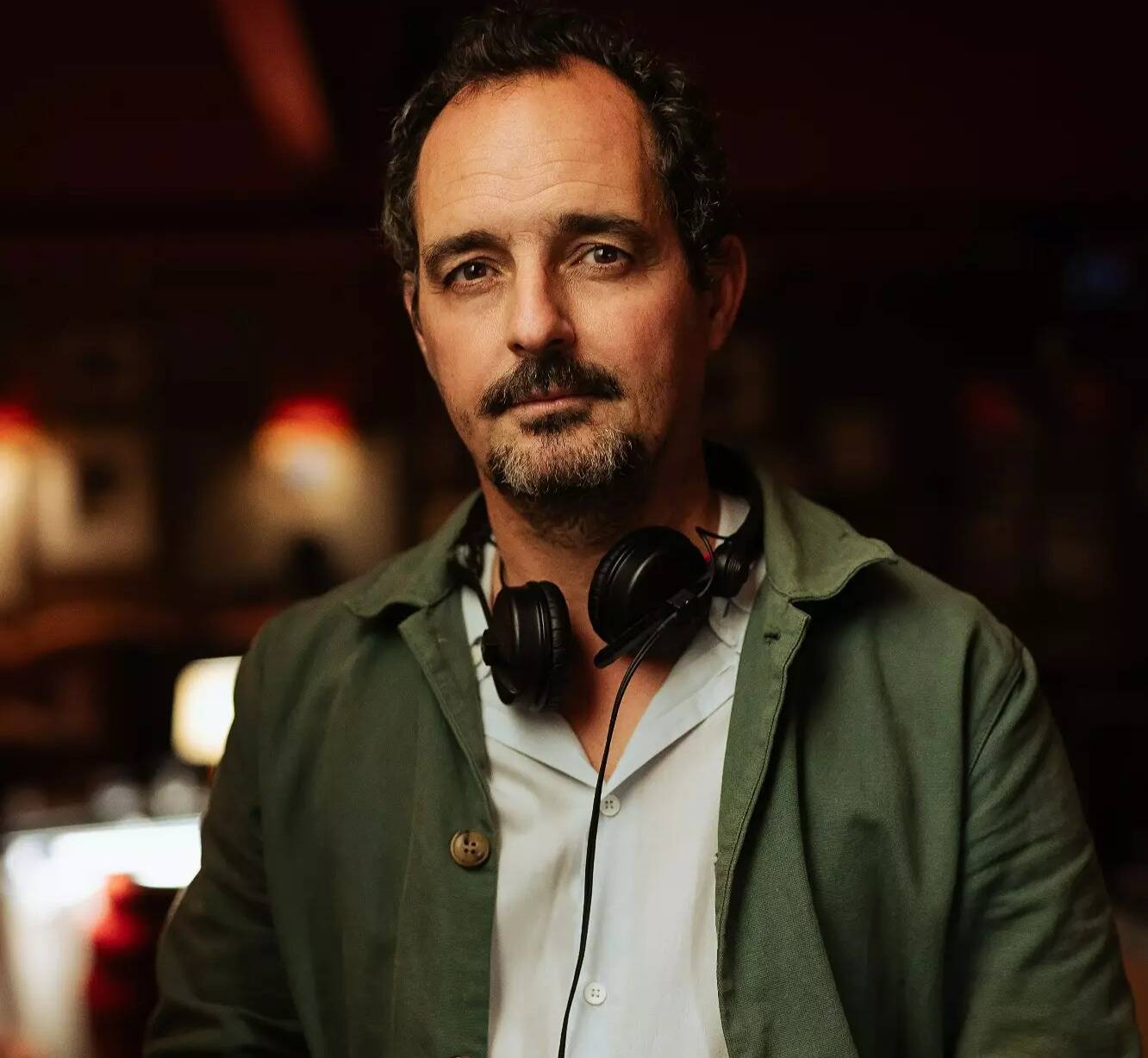 "J'adorerais tourner un film à Toulon": les confidences de Sylvain Desclous, le réalisateur varois qui monte dans le Septième art