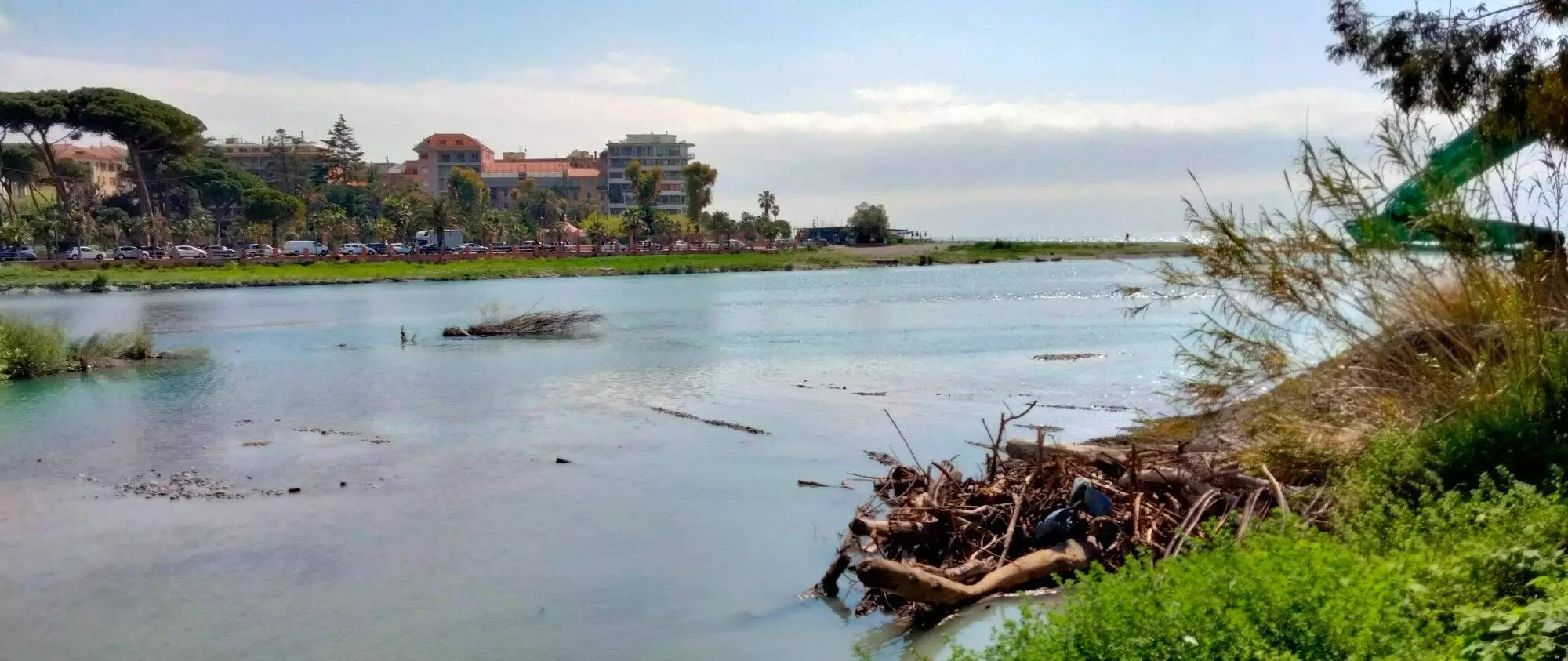 Tempête Alex: Vintimille valide un projet à 2,5 millions d'euros pour consolider les rives de la Roya en Italie