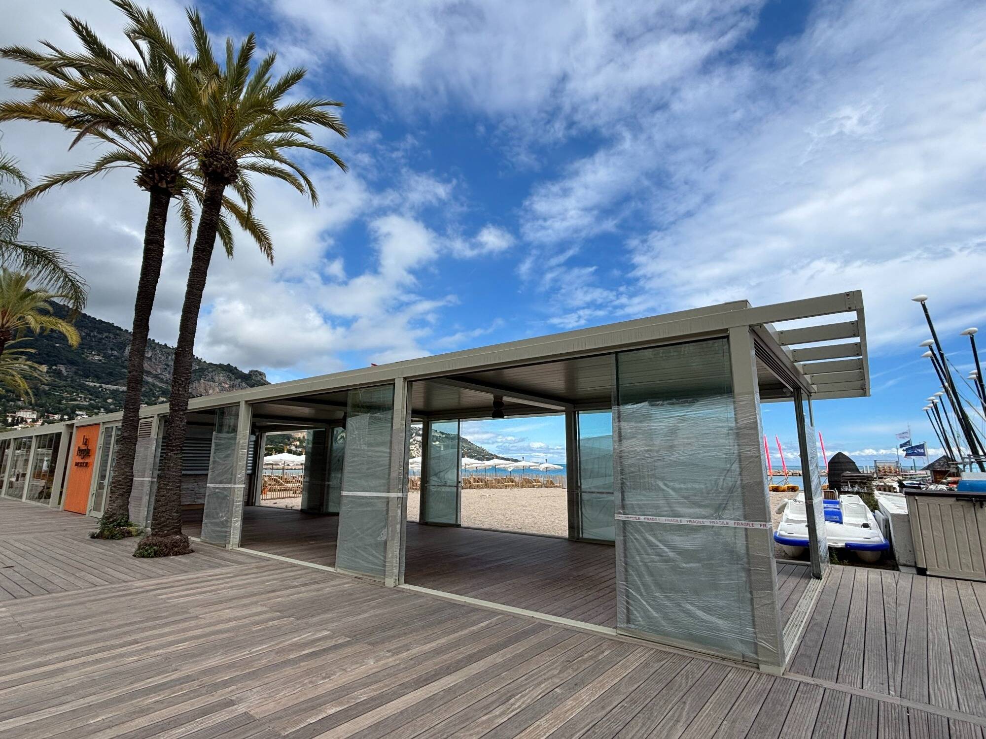 Où en sont les dossiers de ces six plages contraintes de rester fermées cette saison à Menton? Le maire Yves Juhel faire le point