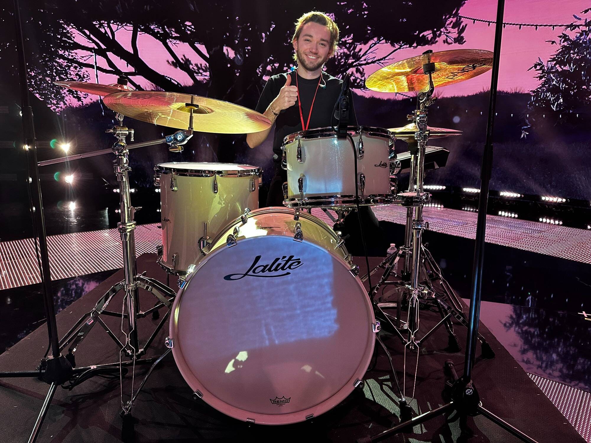 À 22 ans, cet Antibois accompagnera le chanteur américain Paul Russell pour les NRJ Music Awards ce vendredi soir à Cannes