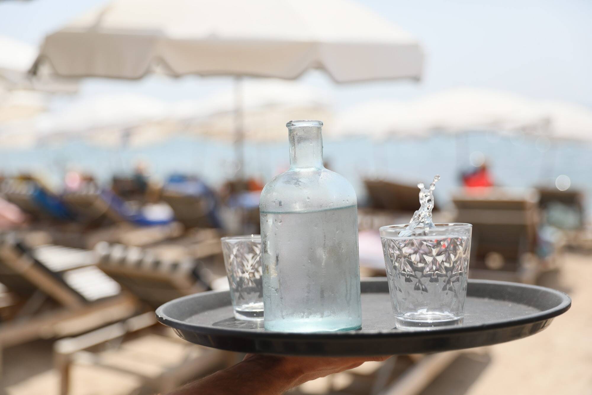 Carafe d'eau, doggy bag: une association de consommateurs fait le point sur vos droits et devoirs au restaurant