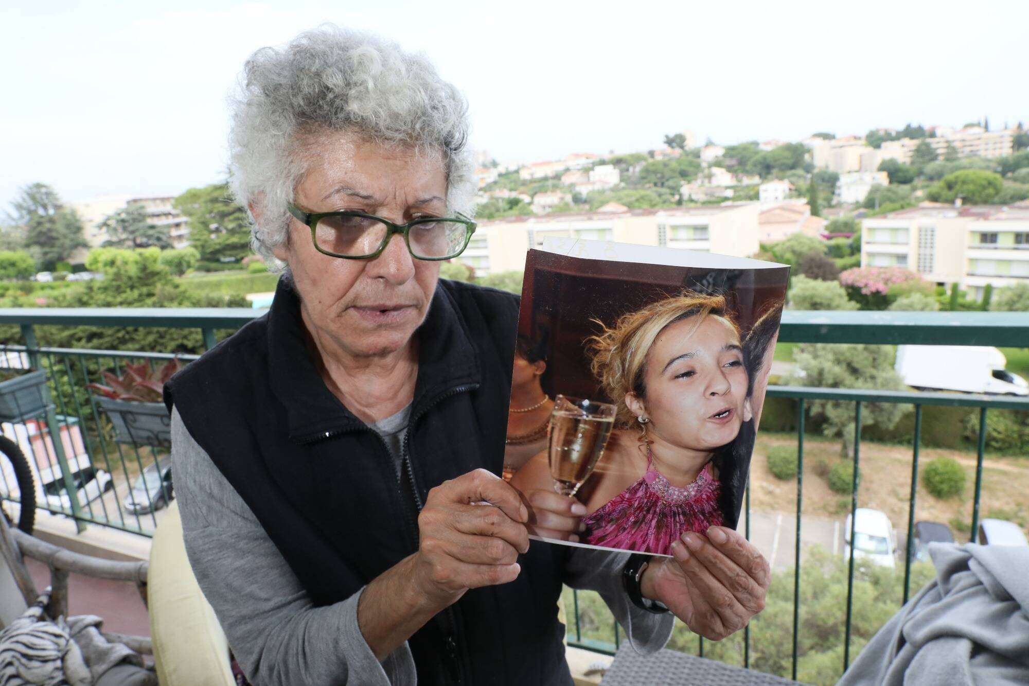 "Mes petites-filles, elles n'ont plus que moi...": une mamie en détresse après la mort de sa fille fauchée par un chauffard à Antibes