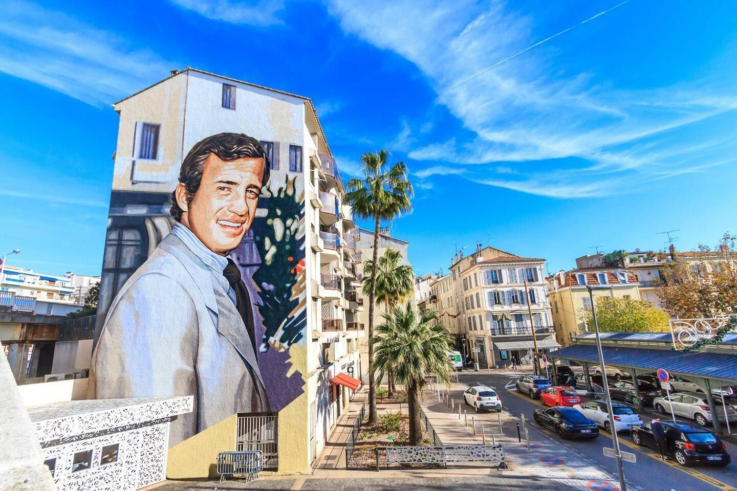 La fresque Jean-Paul Belmondo a été inaugurée à Cannes ce jeudi 22 décembre. 