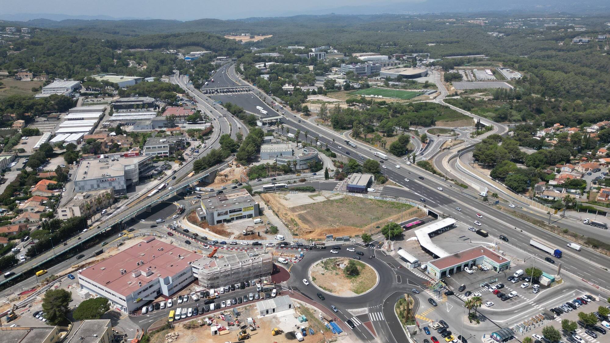 Victimes des travaux du bus-tram depuis plusieurs mois, les commerçants de ce quartier d'Antibes serrent encore les dents