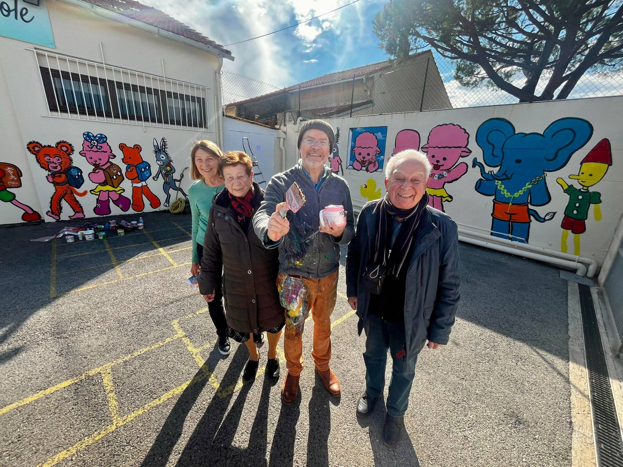 Après plusieurs mois de travail, l'artiste Moya a achevé sa fresque au musée de l'École à Antibes