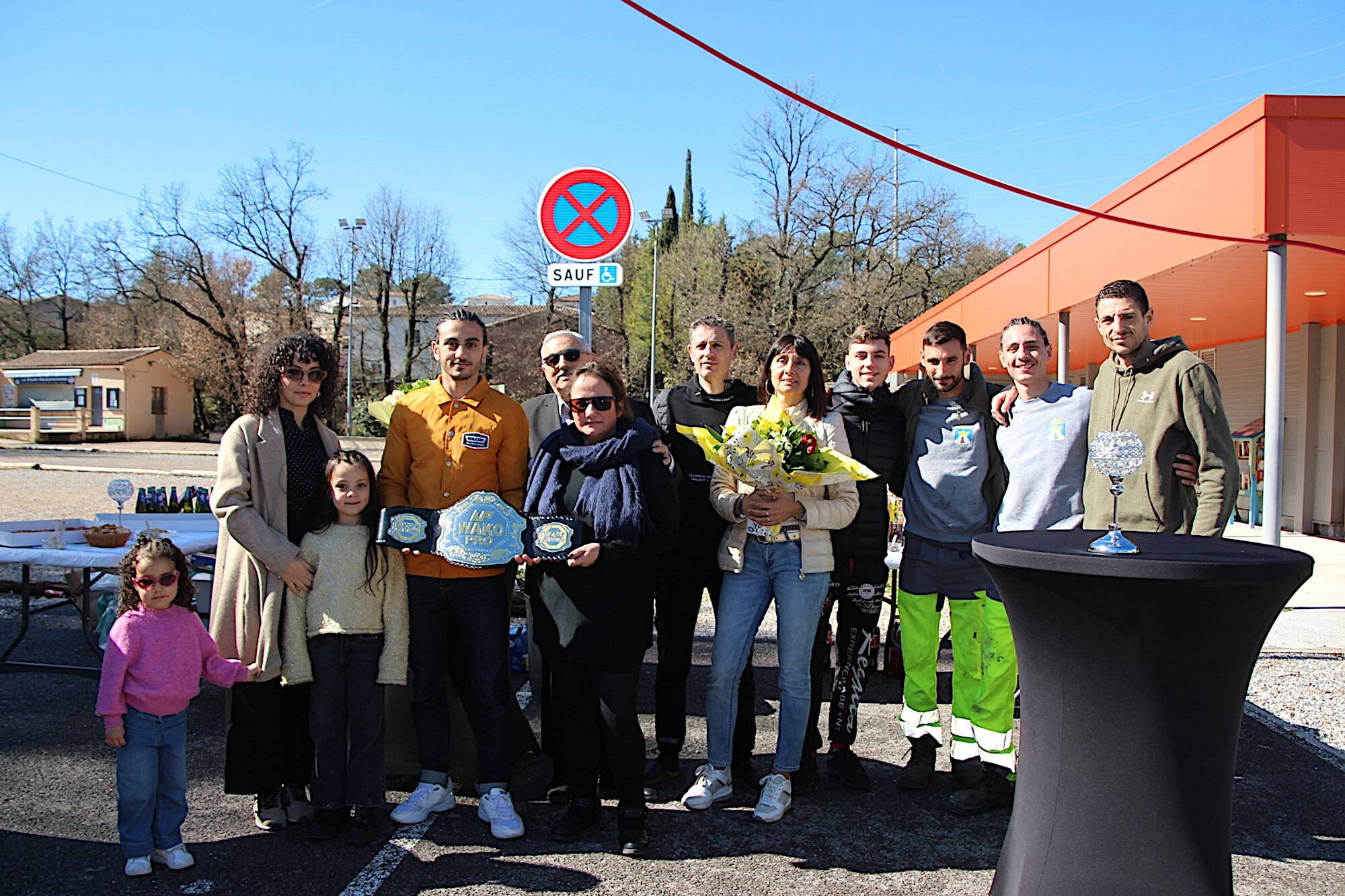 Après avoir décroché son titre de champion du monde à Toulon, le fulleur Luc Genieys reçoit la médaille de la ville de Rocbaron