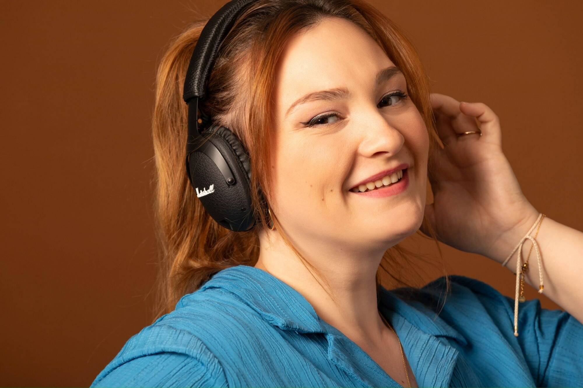 "J'espère faire passer des messages à travers mes textes": la chanteuse azuréenne Destiny sort son premier single sur les plateformes musicales