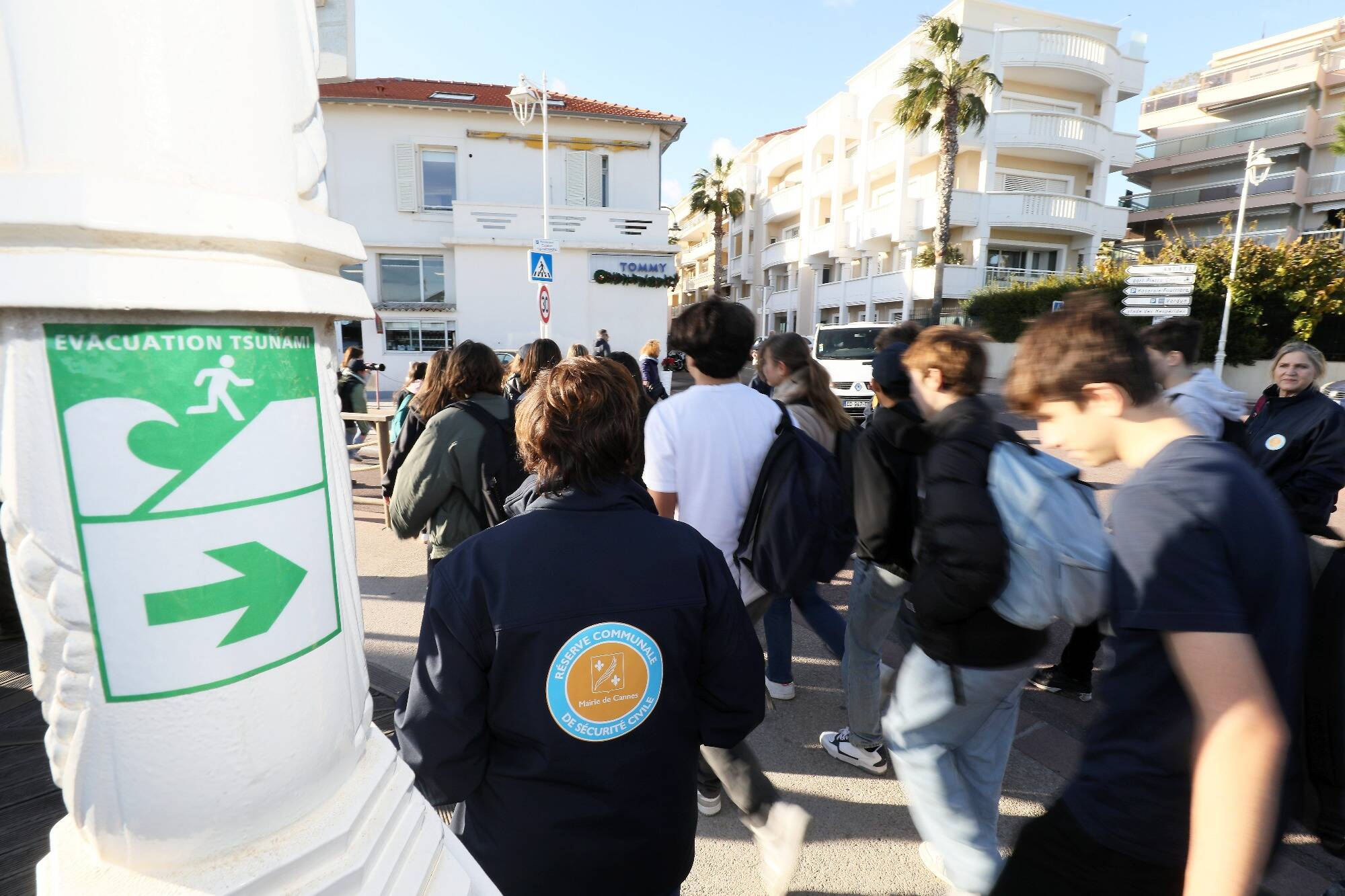 Risque tsunami sur la Côte d'Azur: voici comment cette commune des Alpes-Maritimes se prépare