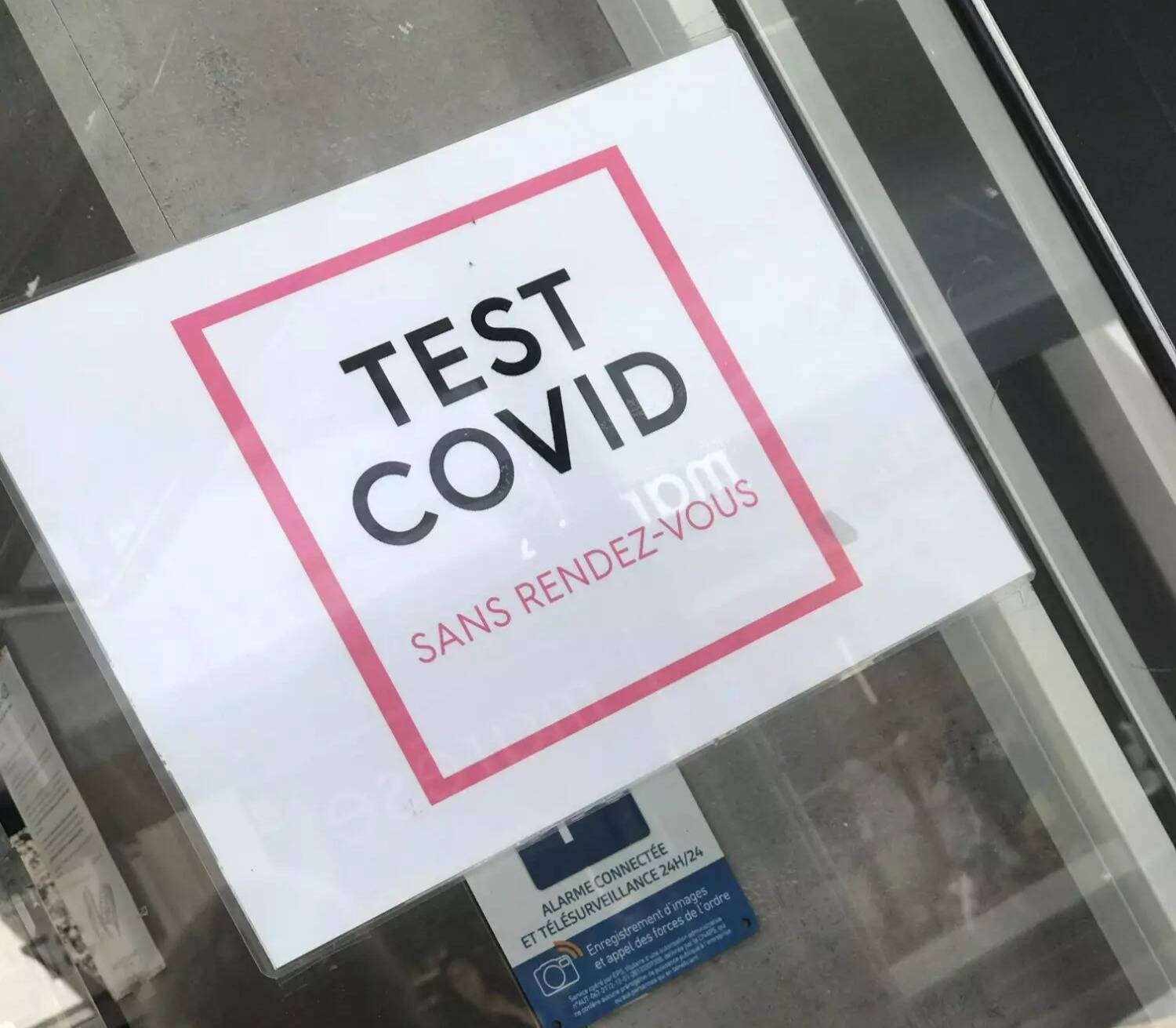 Covid-19: à Cannes, pratique-t-on encore des tests dans les pharmacies?