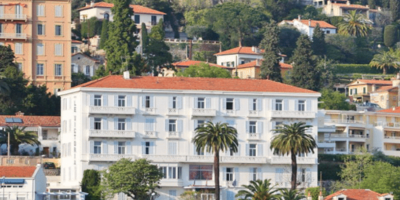 À l'abandon depuis plus de 10 ans, cet hôtel de la Côte d'Azur est mis en vente pour 4 millions d'euros