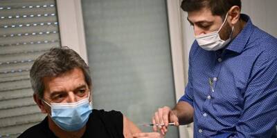 Marina Carrère d'Encausse, Michel Cymes, Axel Kahn... Quinze personnalités de la santé se font vacciner contre la Covid-19 pour donner l'exemple