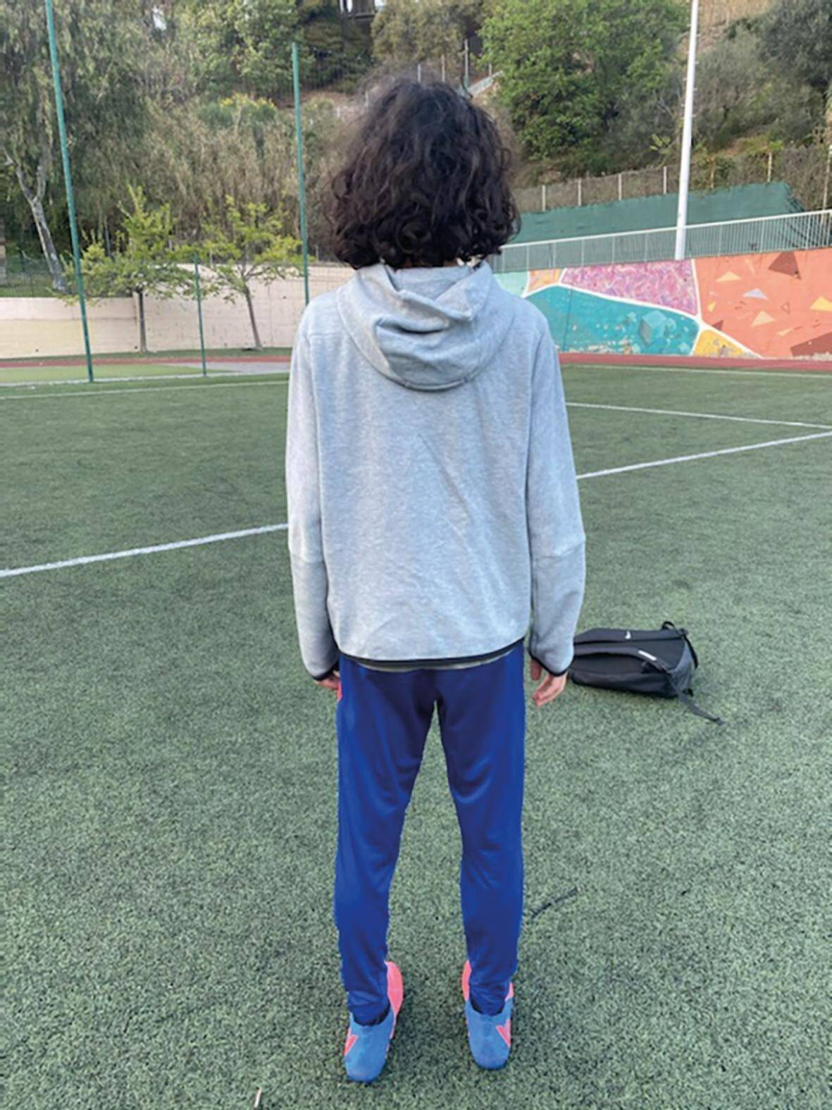 "Il était en pleurs": un jeune Niçois viré d'un stage de détection de la section amateur de l'AS Monaco parce qu'il portait le maillot du PSG