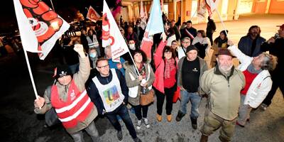 Moyens pour l'hôpital à Draguignan: plus d'une soixantaine de manifestants pour maintenir la pression