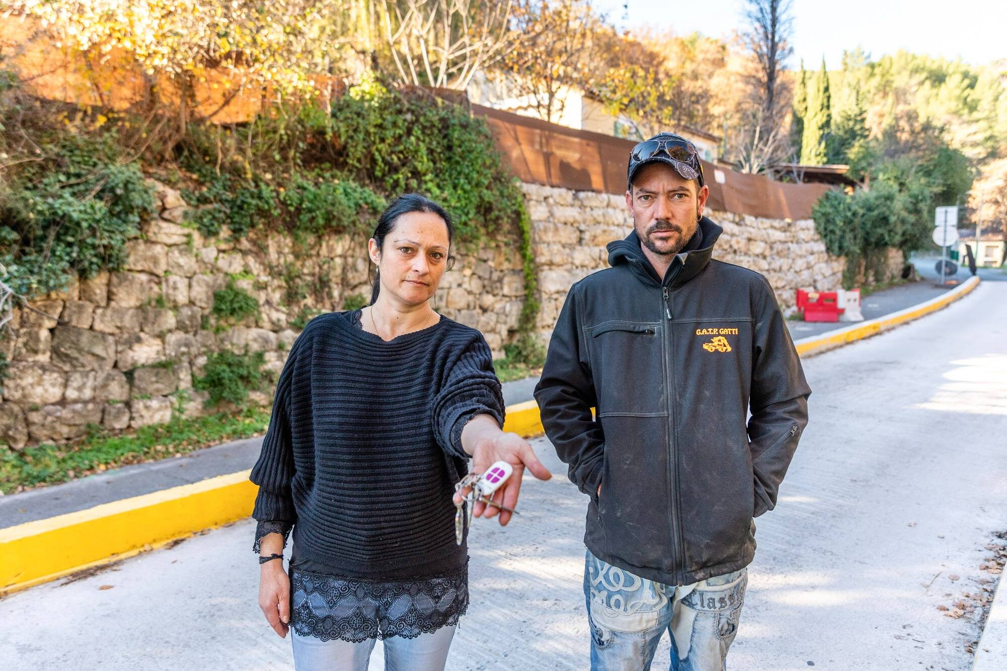 "L'assurance ne nous dédommagera pas": forcés de quitter leur maison à quelques jours de Noël parce que la route s'effondre