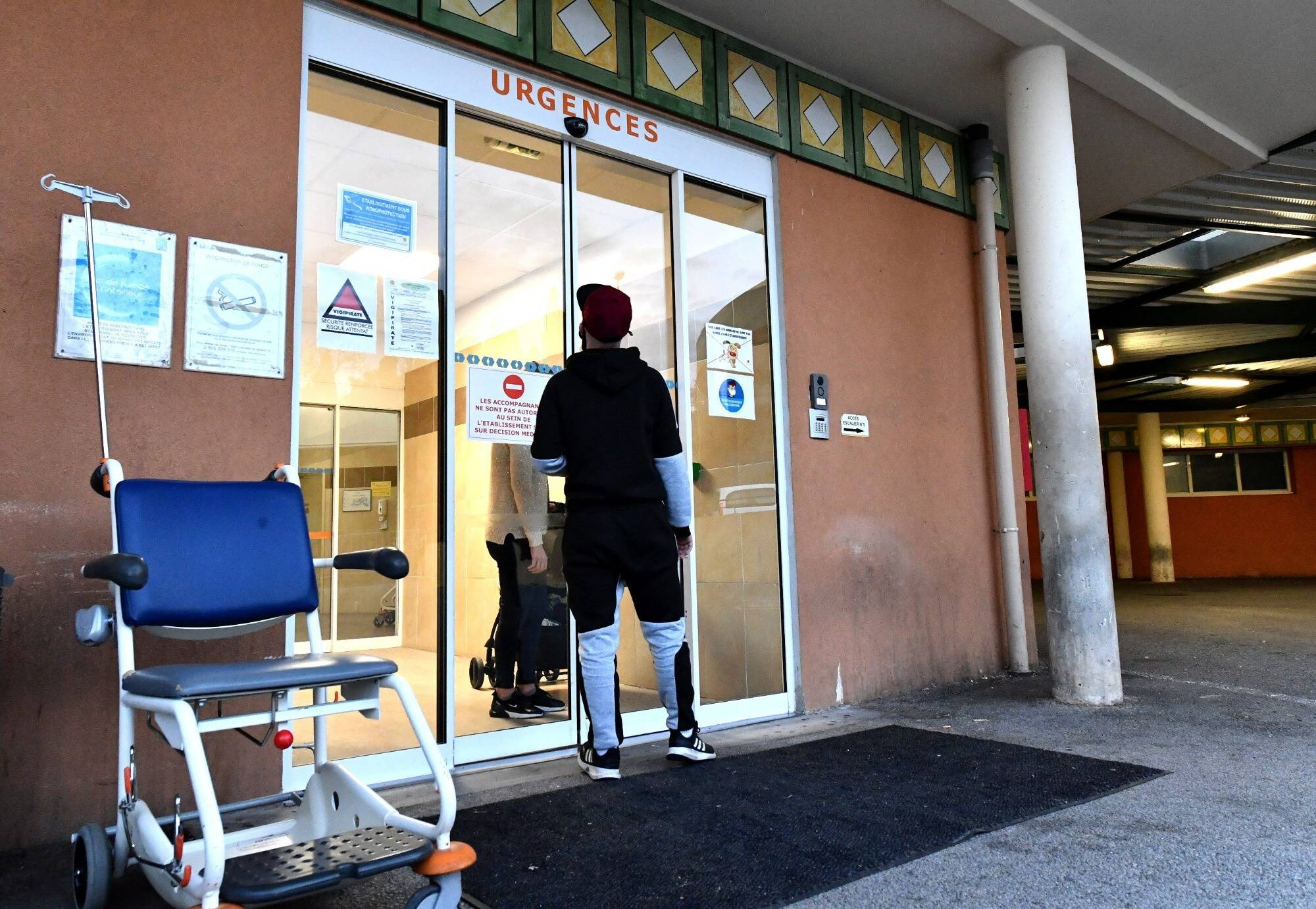 Désertification médicale, renoncement aux soins... Une conférence "gesticulée" alerte sur la dégradation du système de santé, à Draguignan